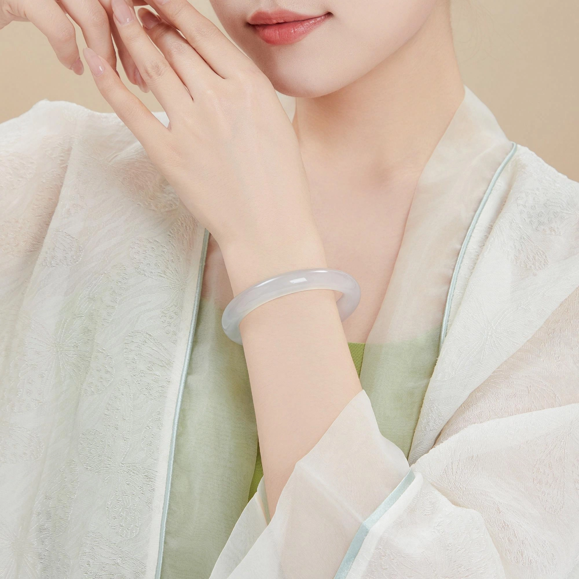 【甄选精品】 老凤祥 甜美时尚轻奢高级感镯子 玛瑙 手镯 女款