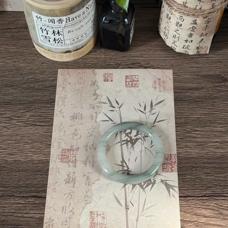 【平价优质款】 雅谷 青山黛翠玉贵妃玉镯 本命年平安镯 温润细腻 新中式国潮古风清冷优雅 高级感百搭 妈妈 礼盒 天山翠 手镯 女款