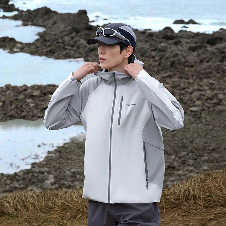 波司登 防风防水透气耐磨纯色户外机能单层软壳下摆抽绳连帽夹克外套 男款