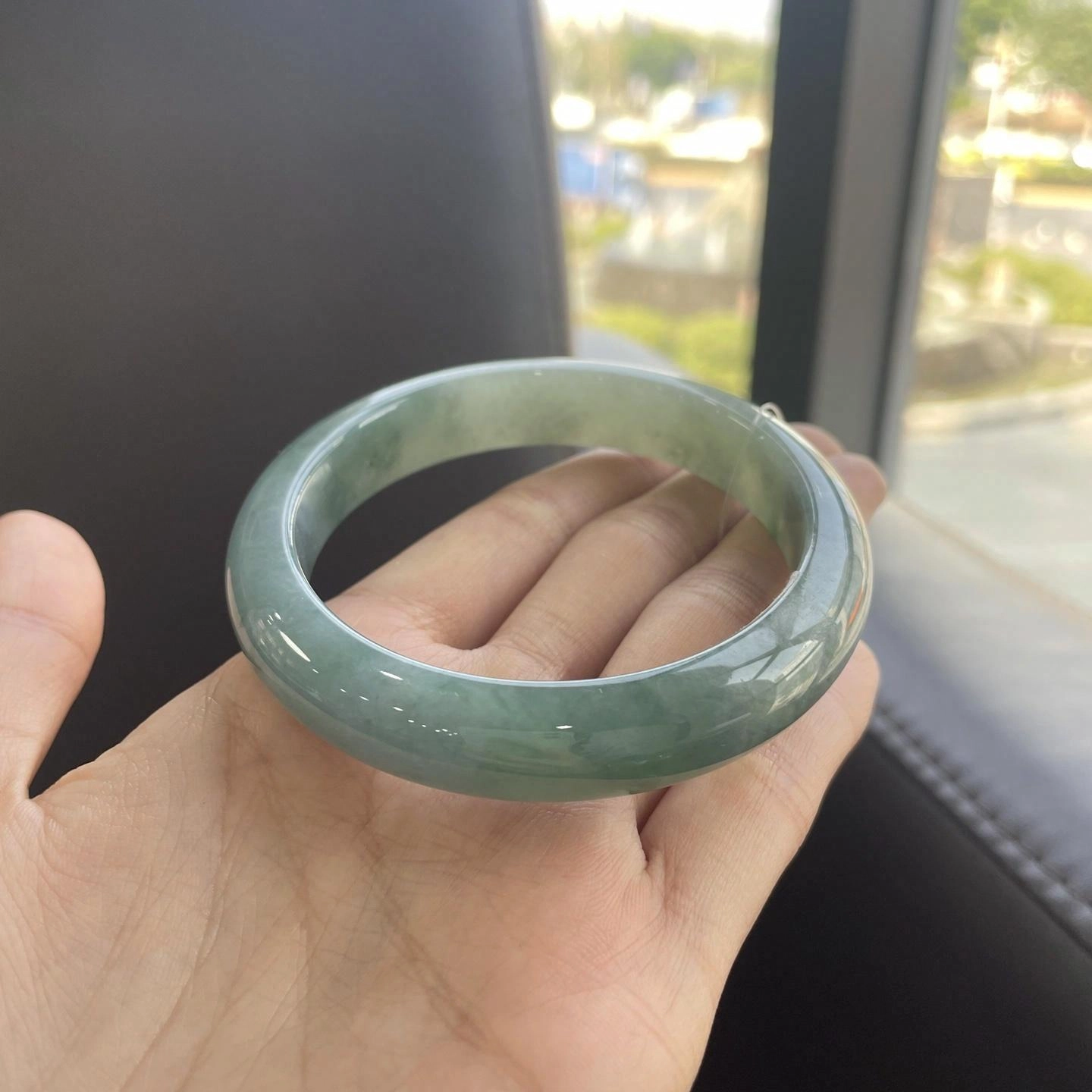 翠亨祥 油绿飘花 大气优雅 糯种 翡翠手镯 女款