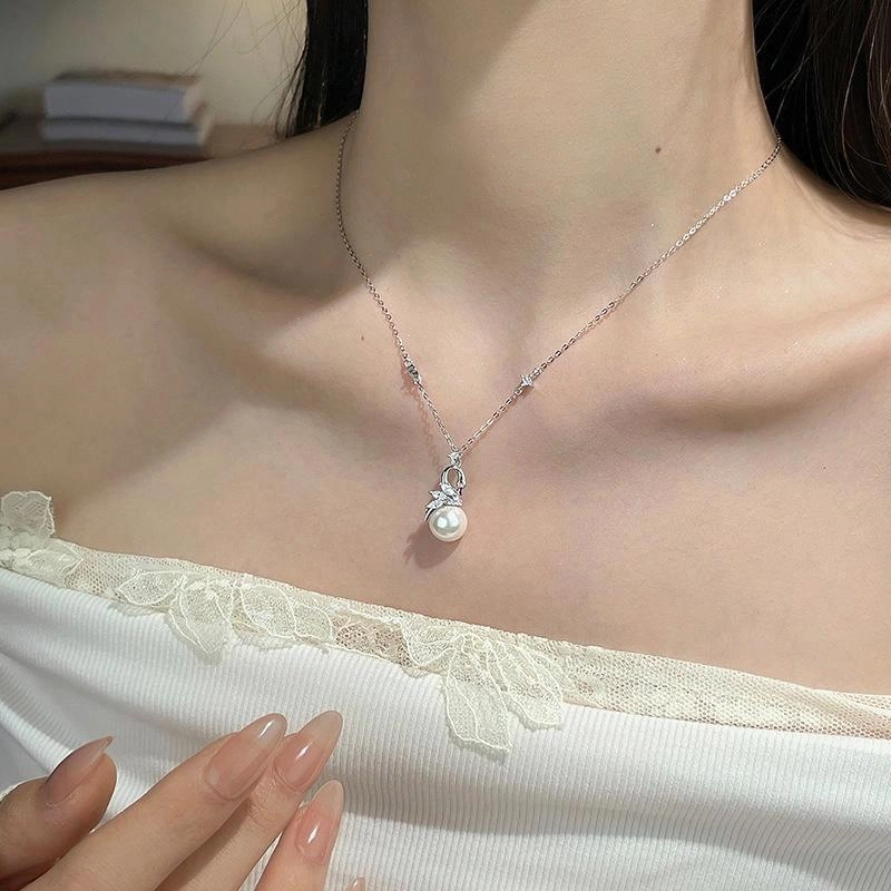 925