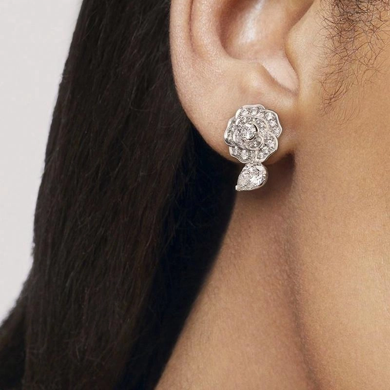 CHANEL CAMLIA PRCIEUX 18K