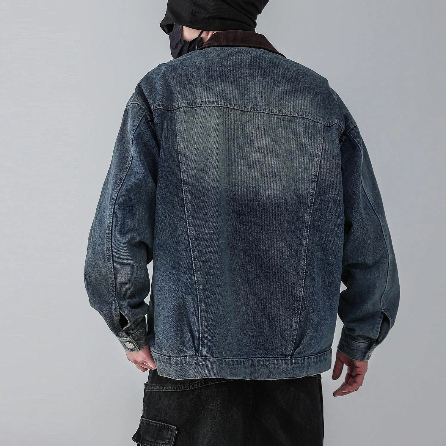 FAKE VINTAGE