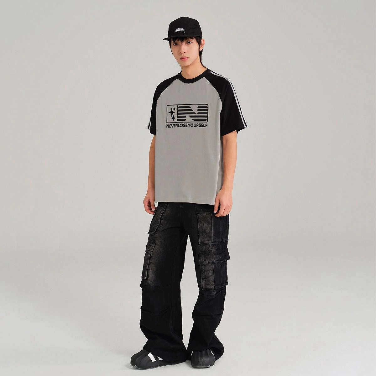 NELY t