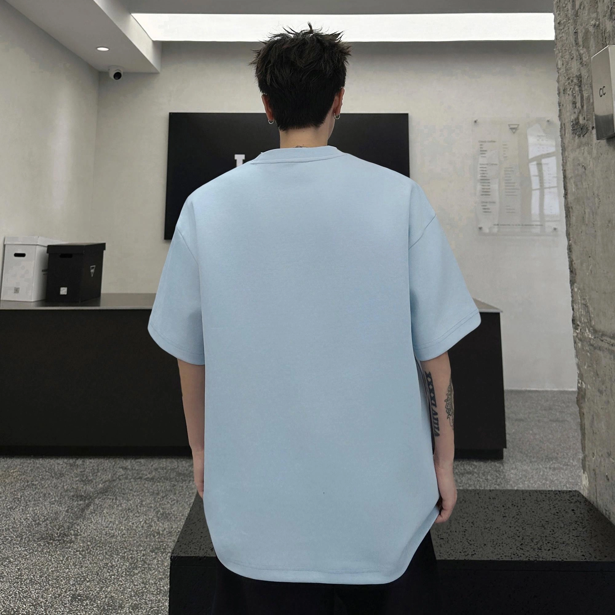 URBAN AUTHENTIC T