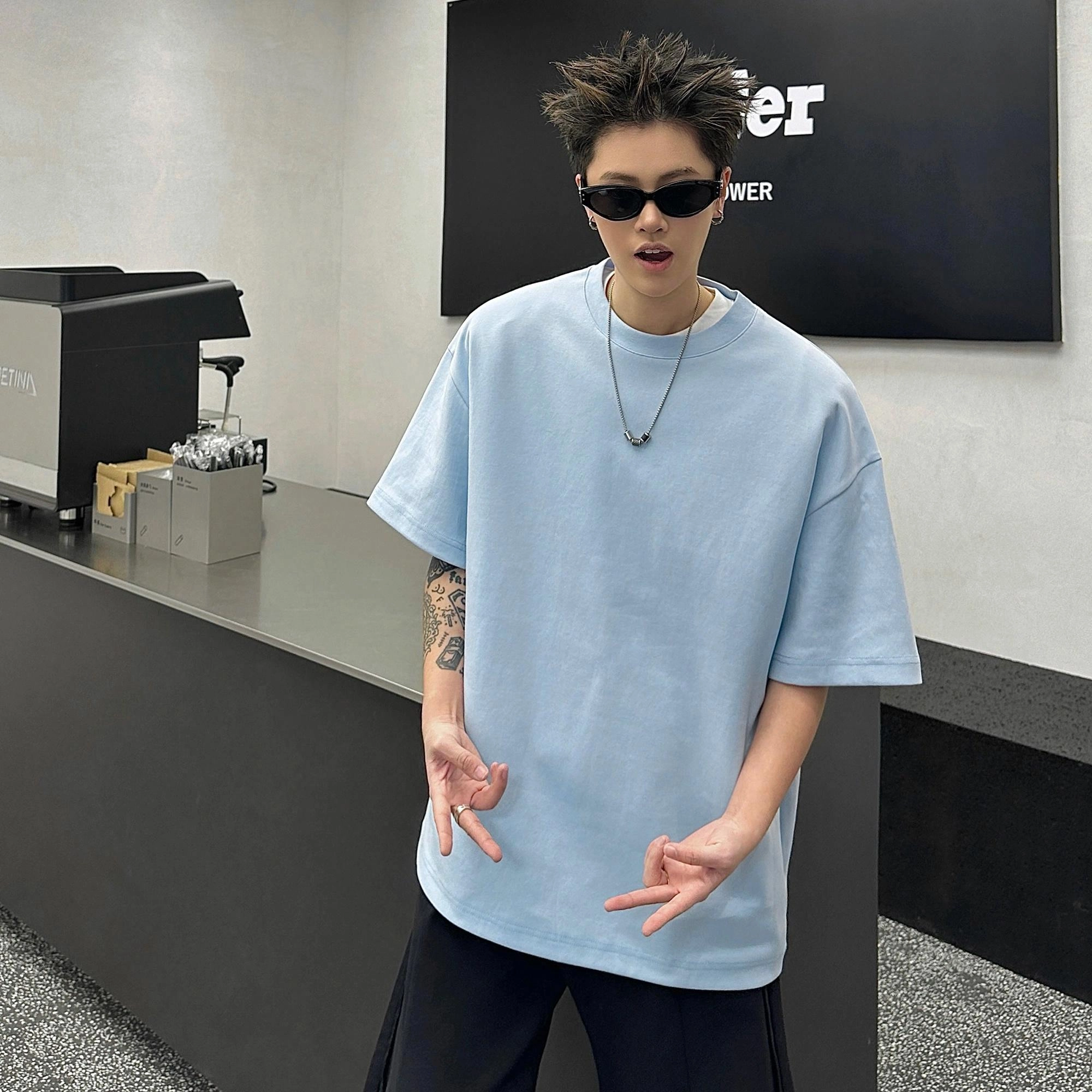 URBAN AUTHENTIC T