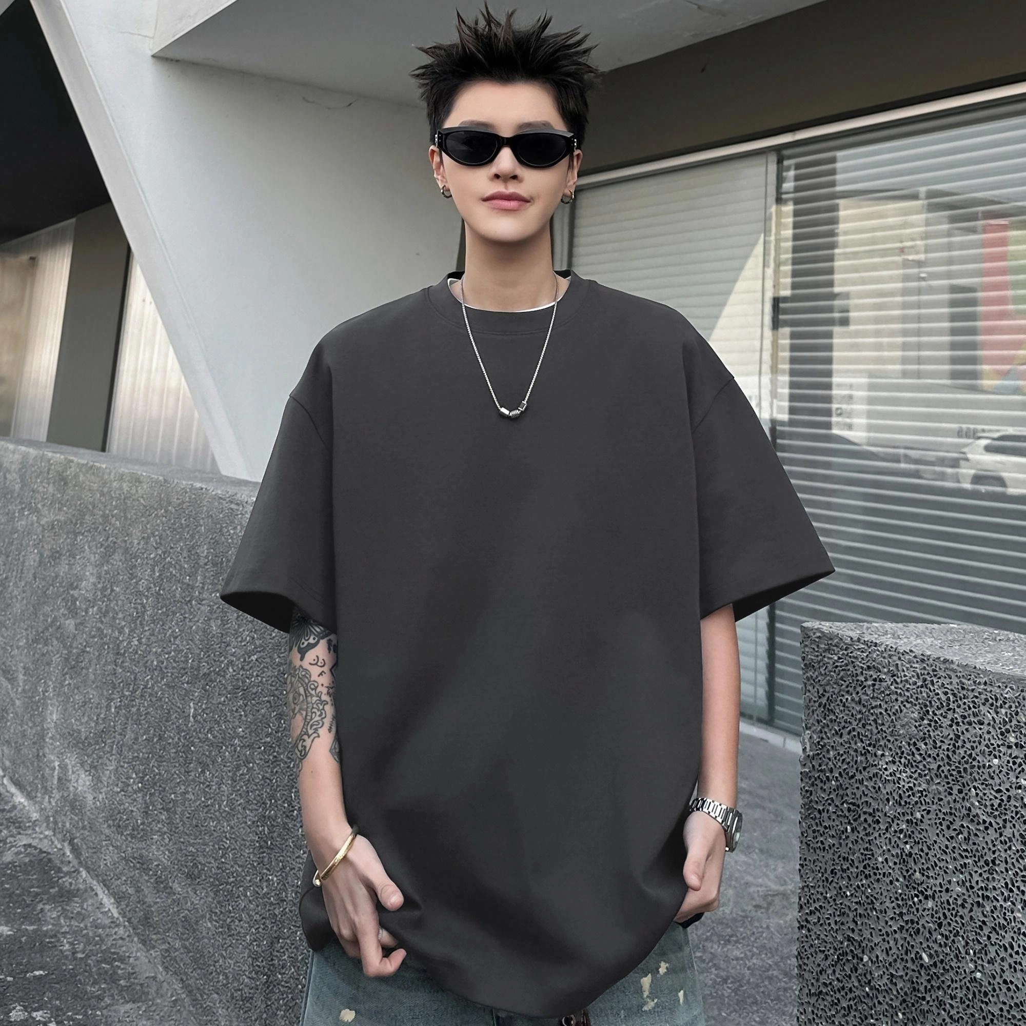 URBAN AUTHENTIC T