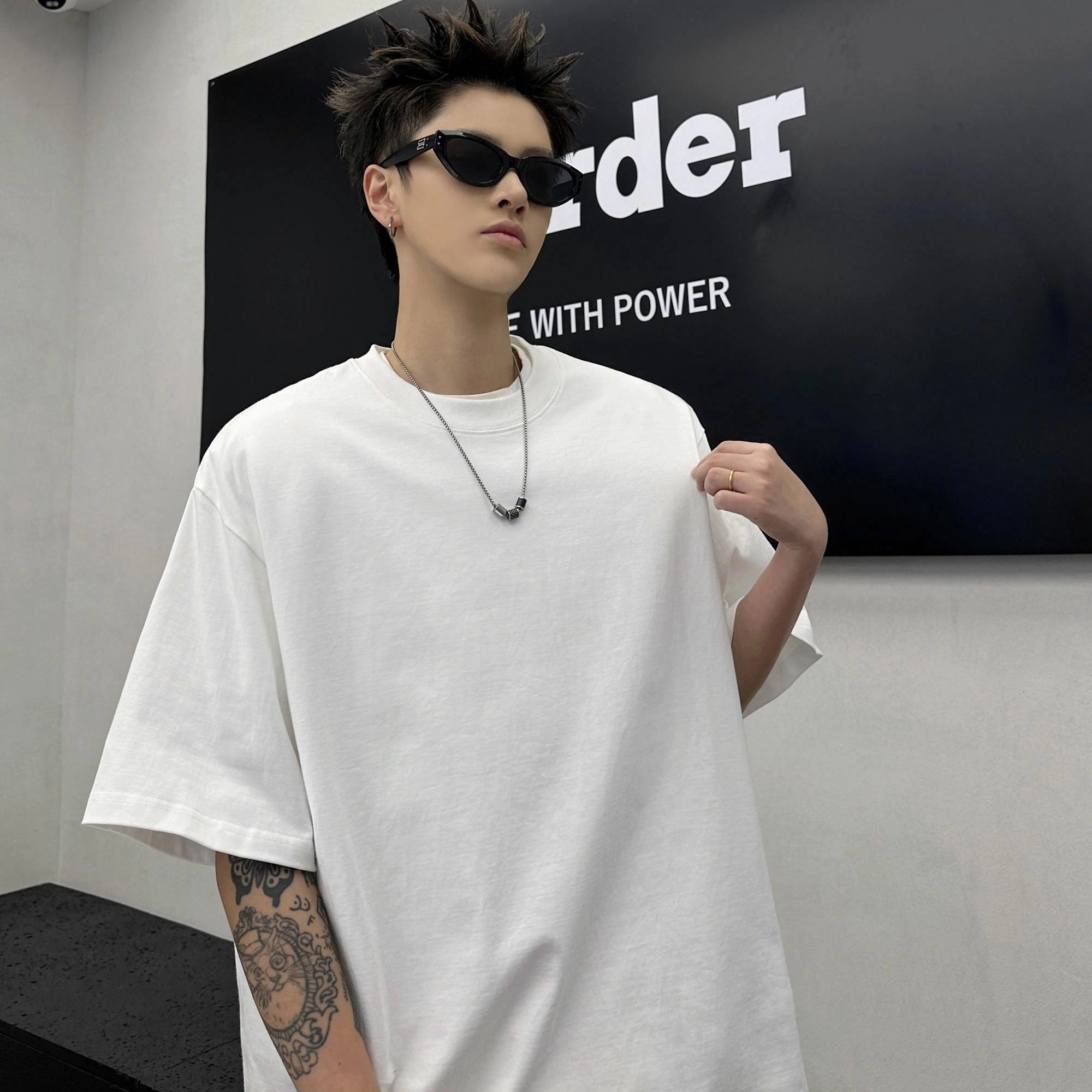 URBAN AUTHENTIC T