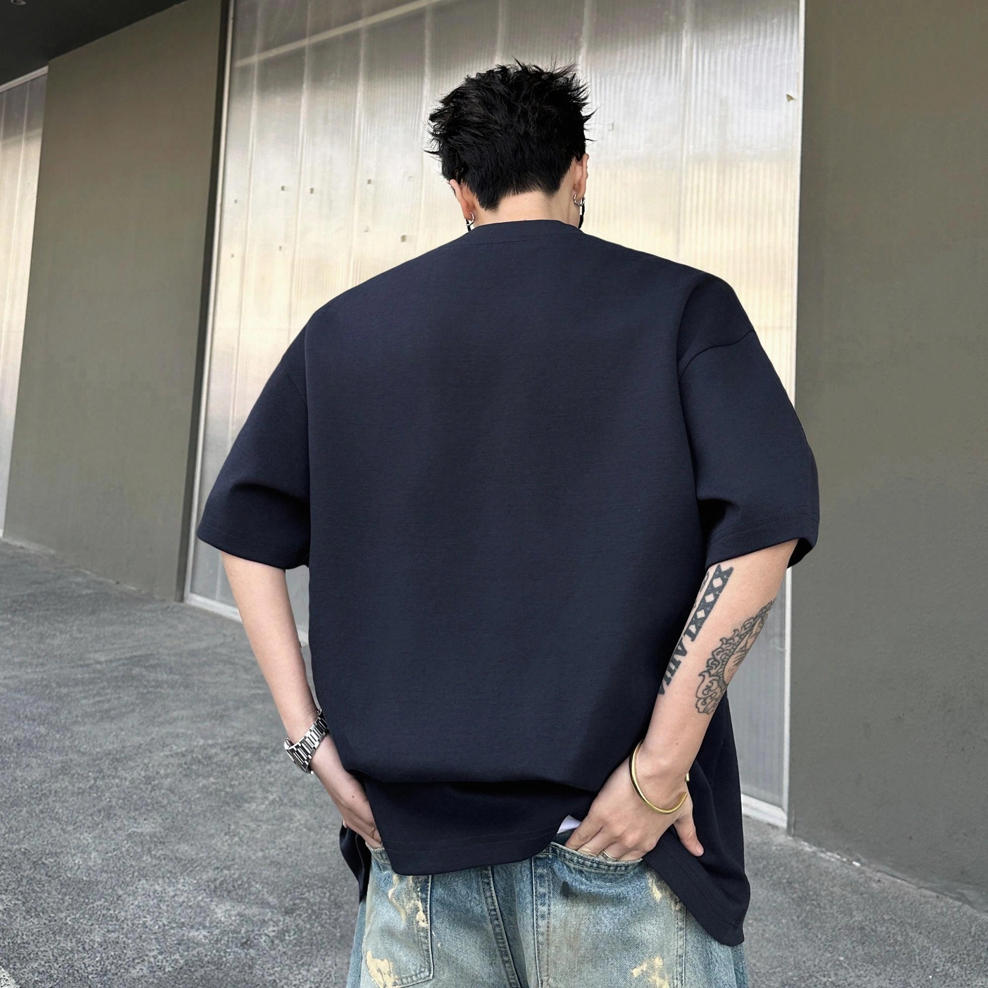 URBAN AUTHENTIC T