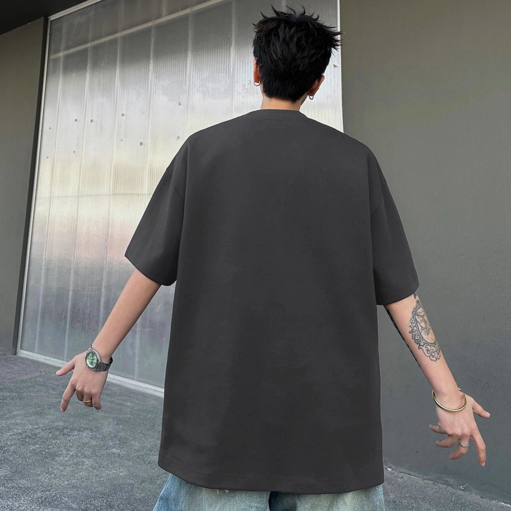 URBAN AUTHENTIC T