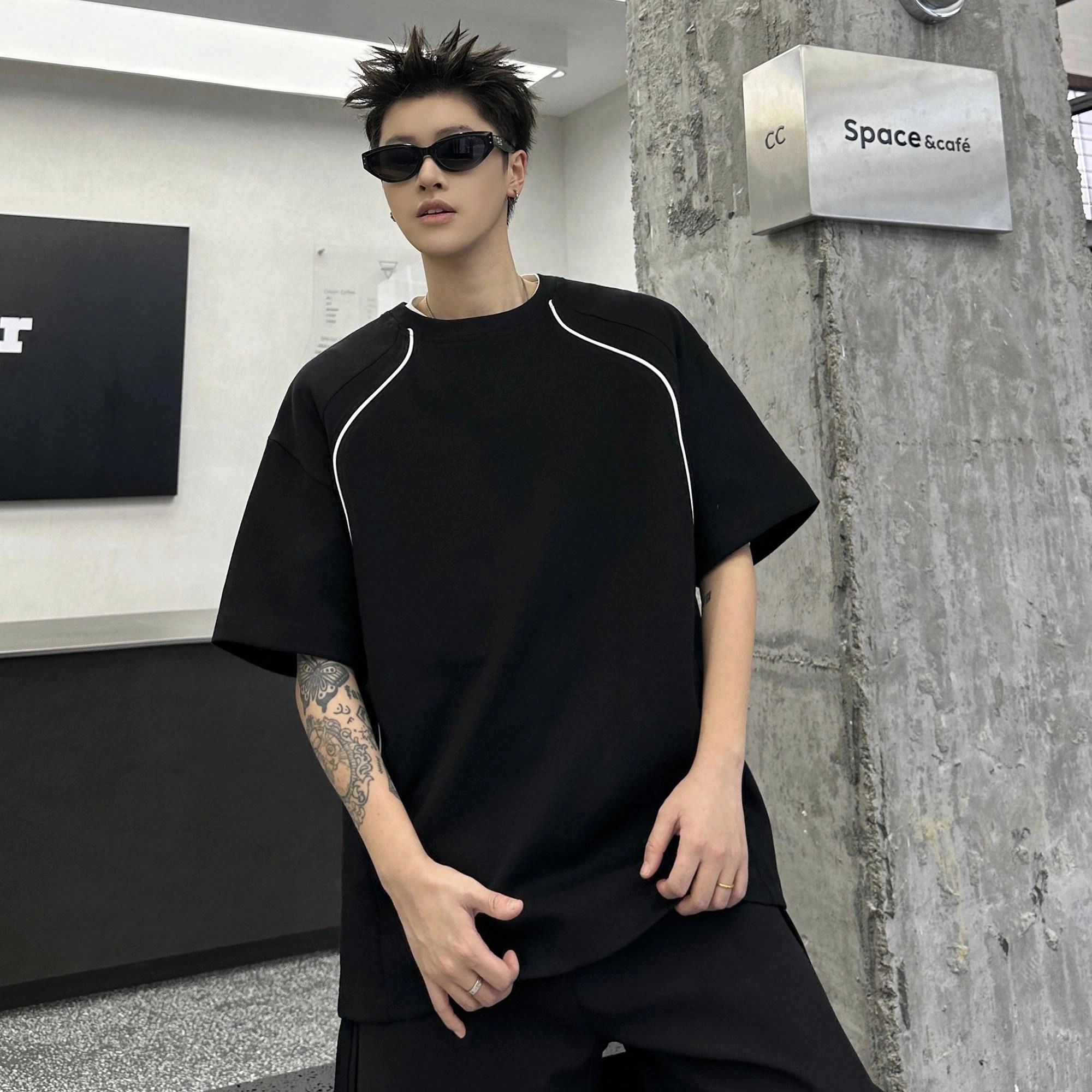 URBAN AUTHENTIC T
