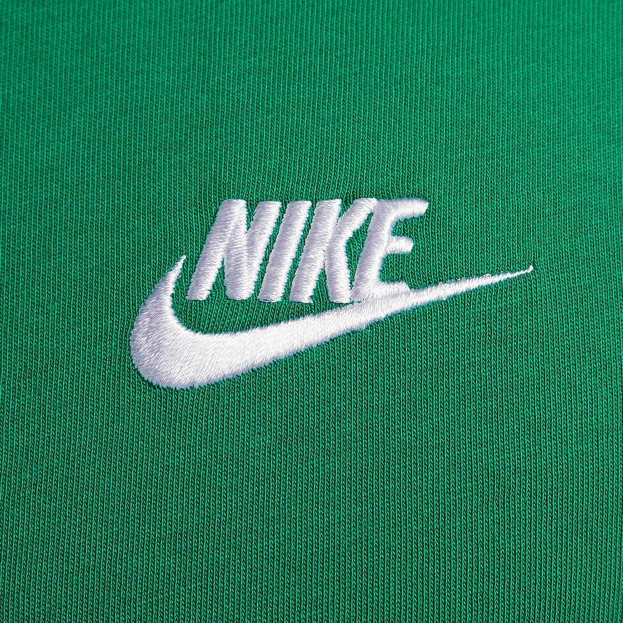 Nike Sportswear Club logoT