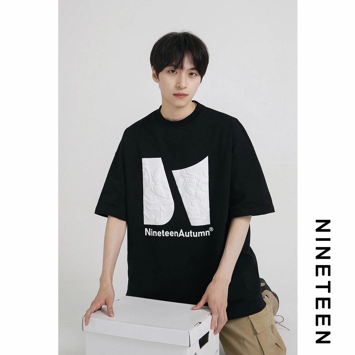 NINETEEN AUTUMN T