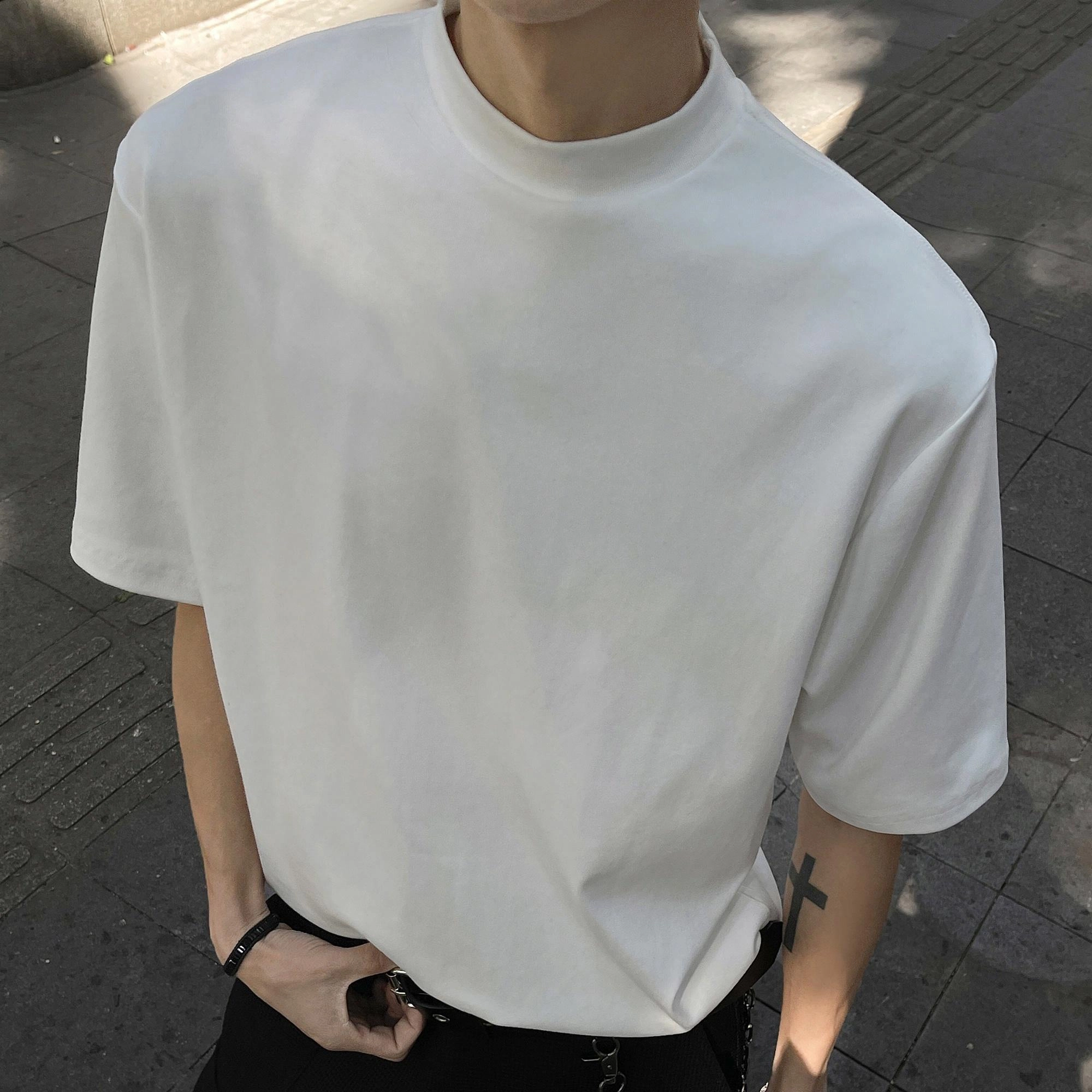 URBAN AUTHENTIC T