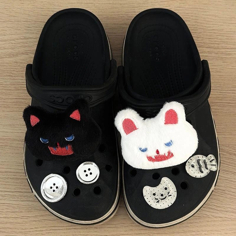 IOTS Crocs Mule