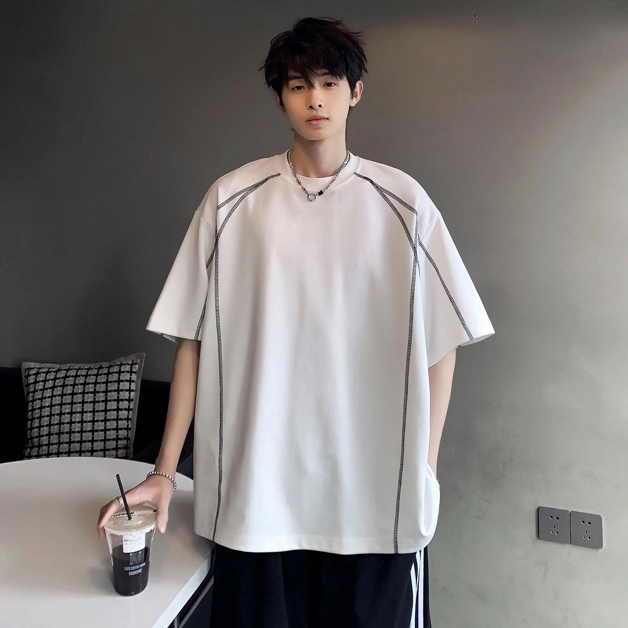 URBAN AUTHENTIC T