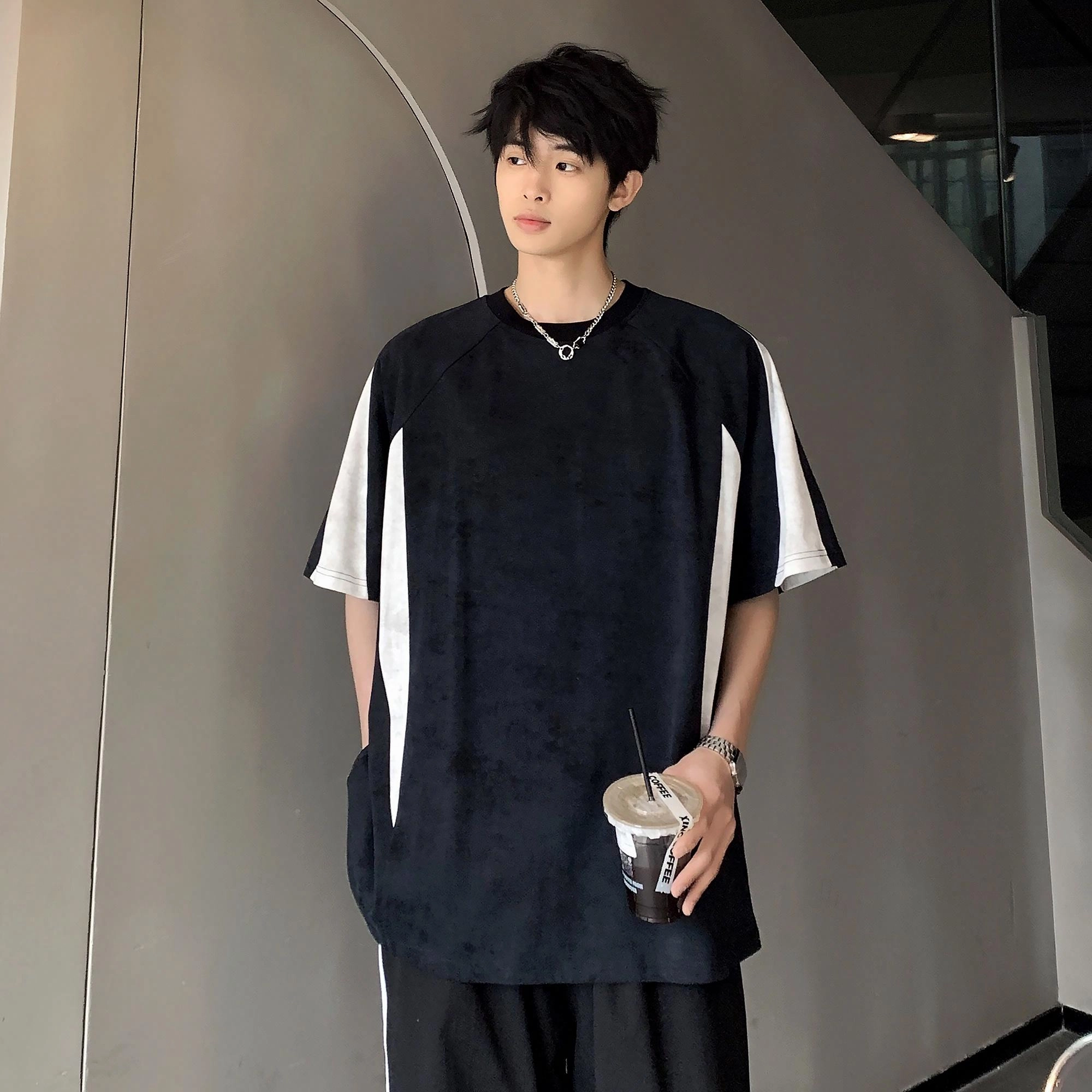 URBAN AUTHENTIC T