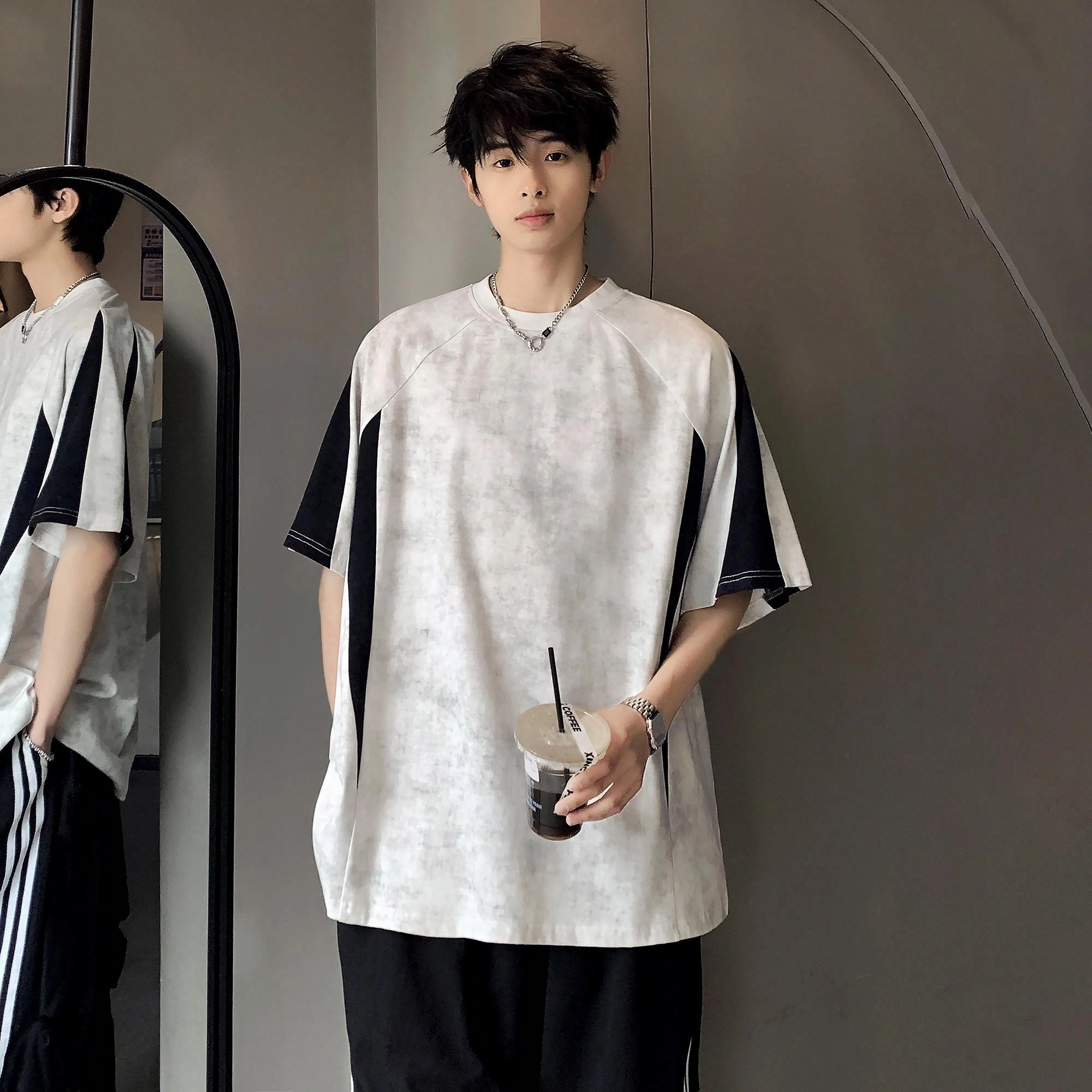 URBAN AUTHENTIC T