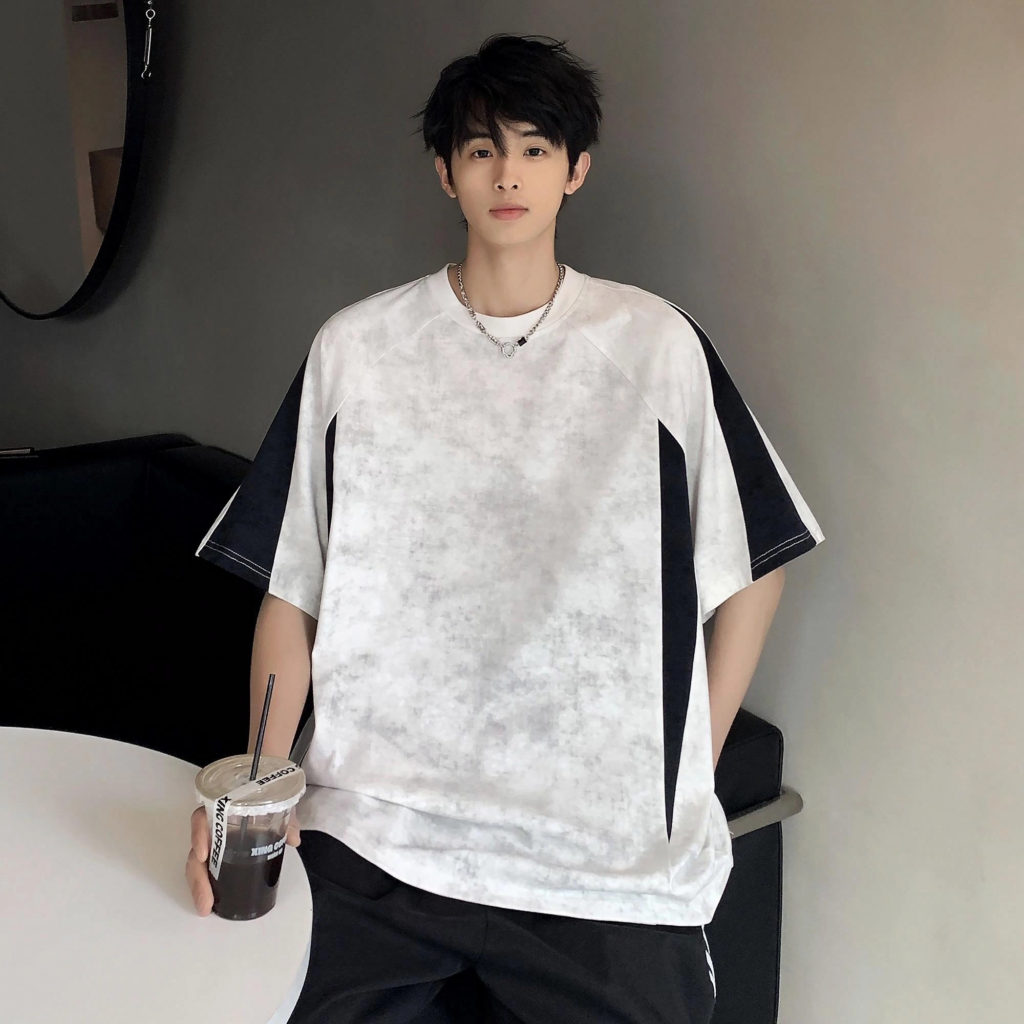 URBAN AUTHENTIC T