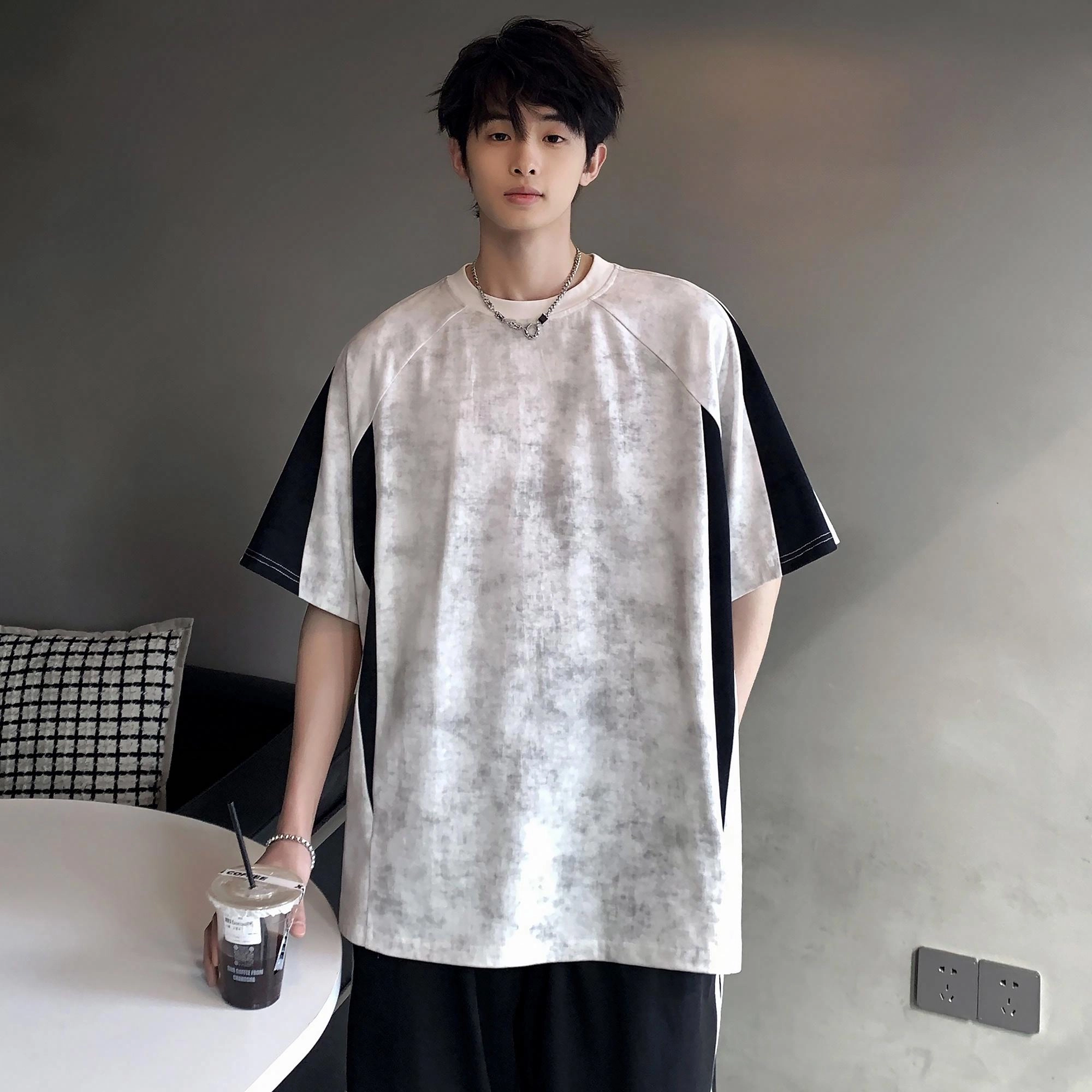 URBAN AUTHENTIC T