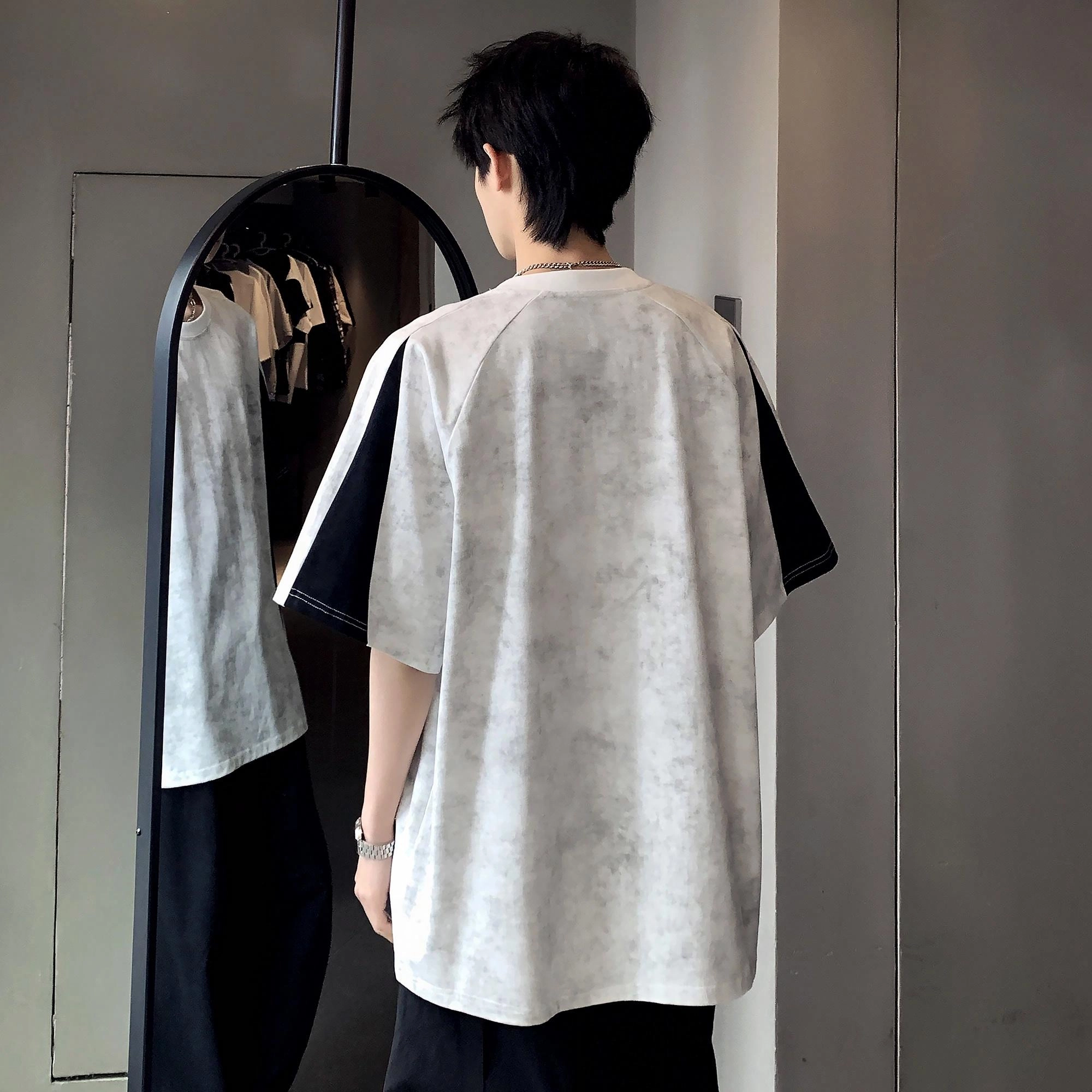 URBAN AUTHENTIC T