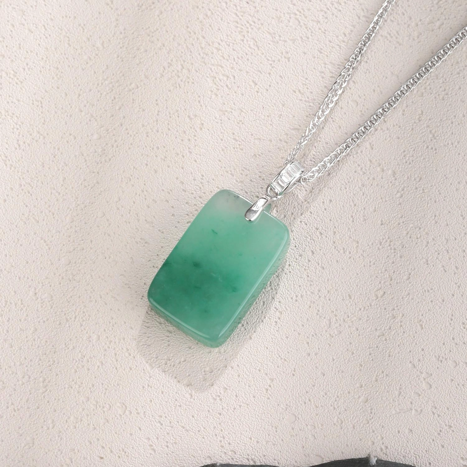 S925