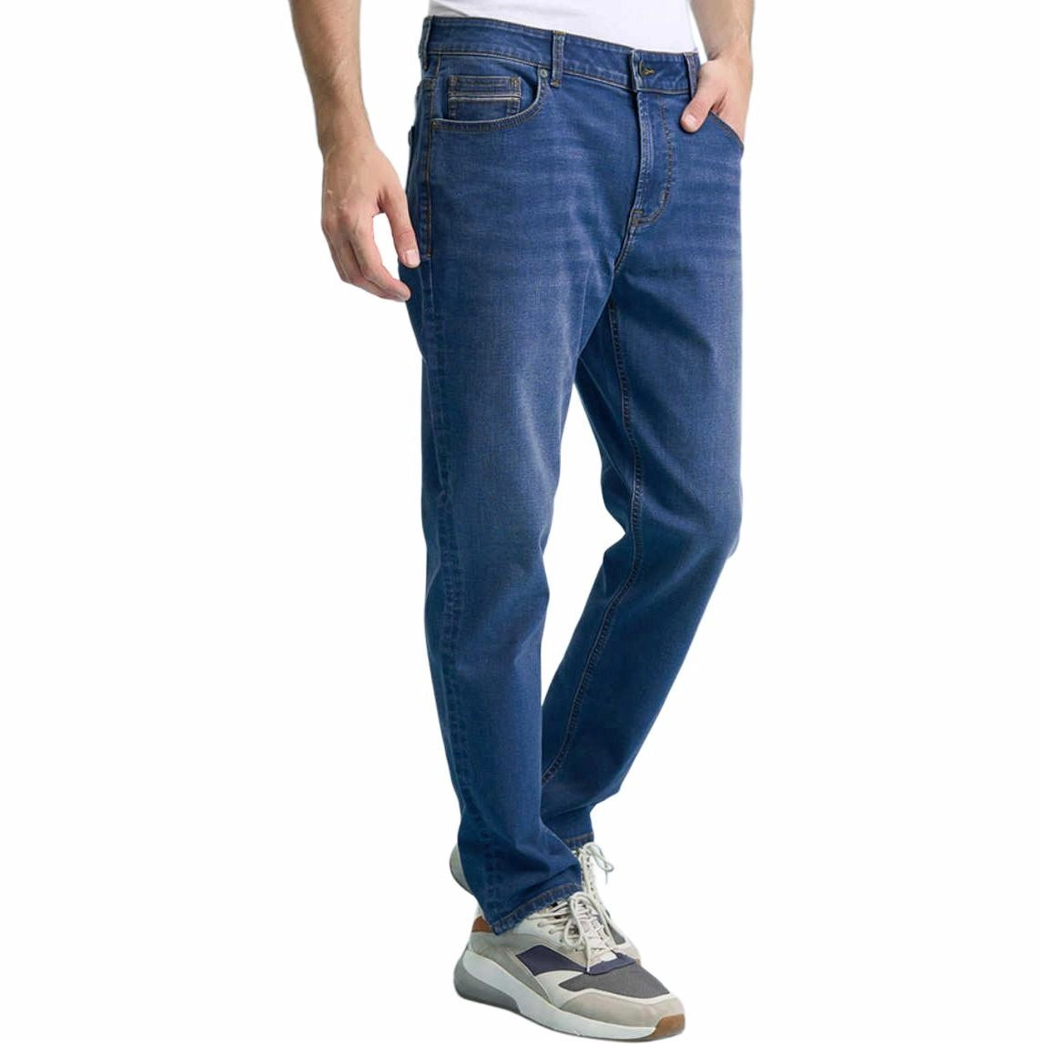 NAUTICA Mainline