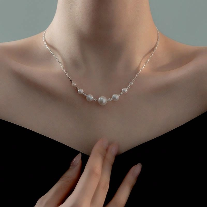 925