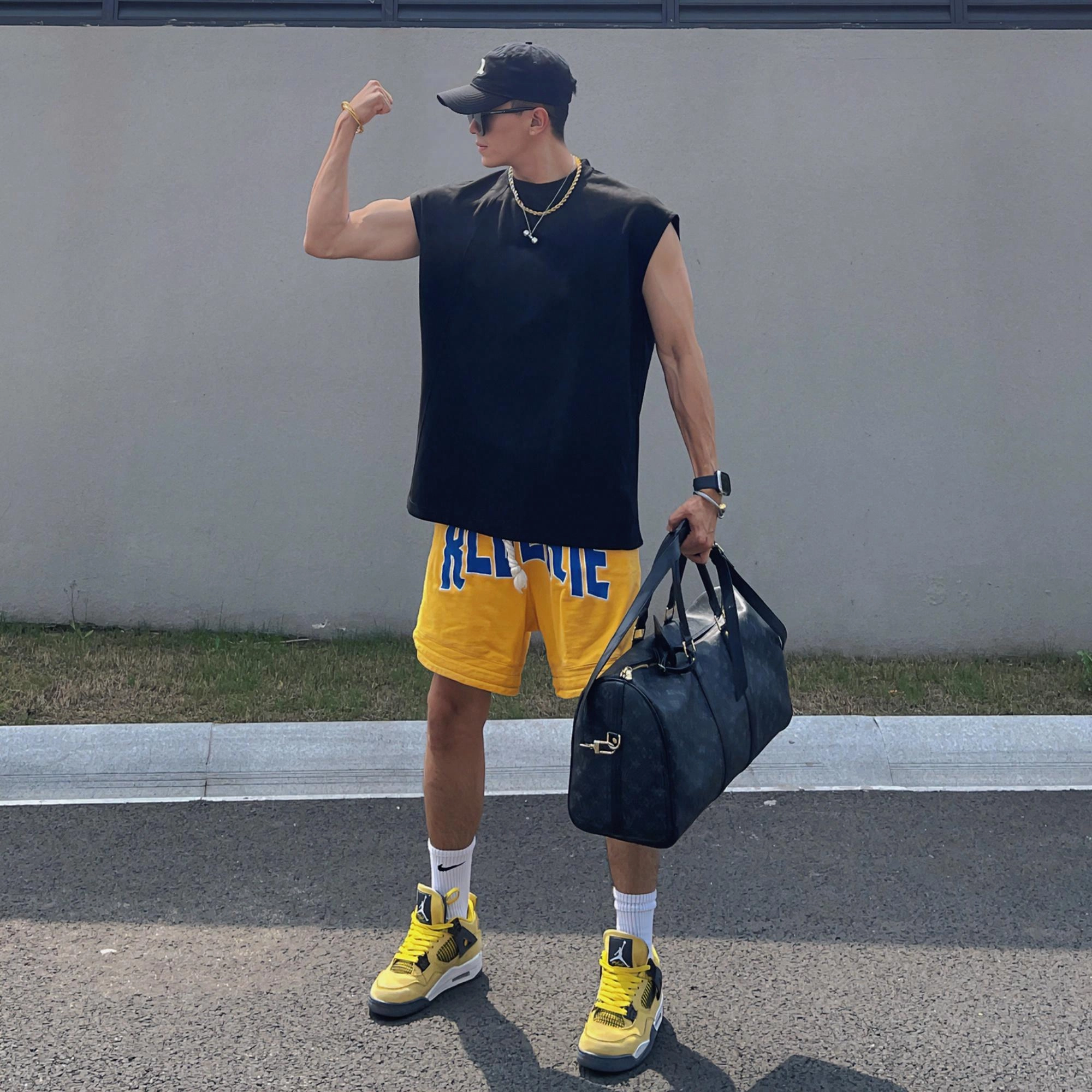 URBAN AUTHENTIC T