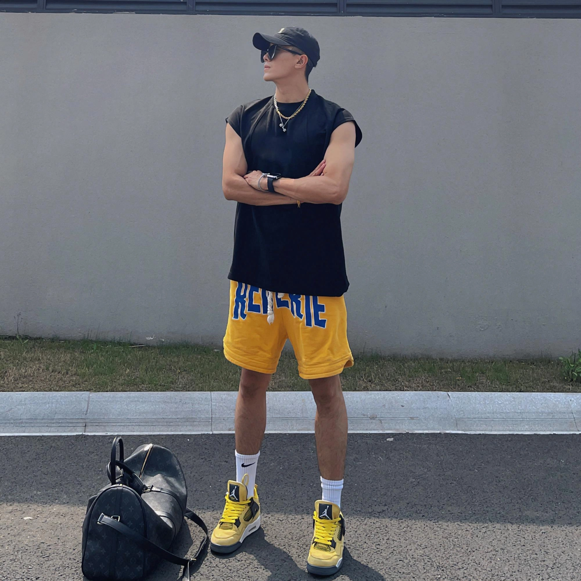 URBAN AUTHENTIC T