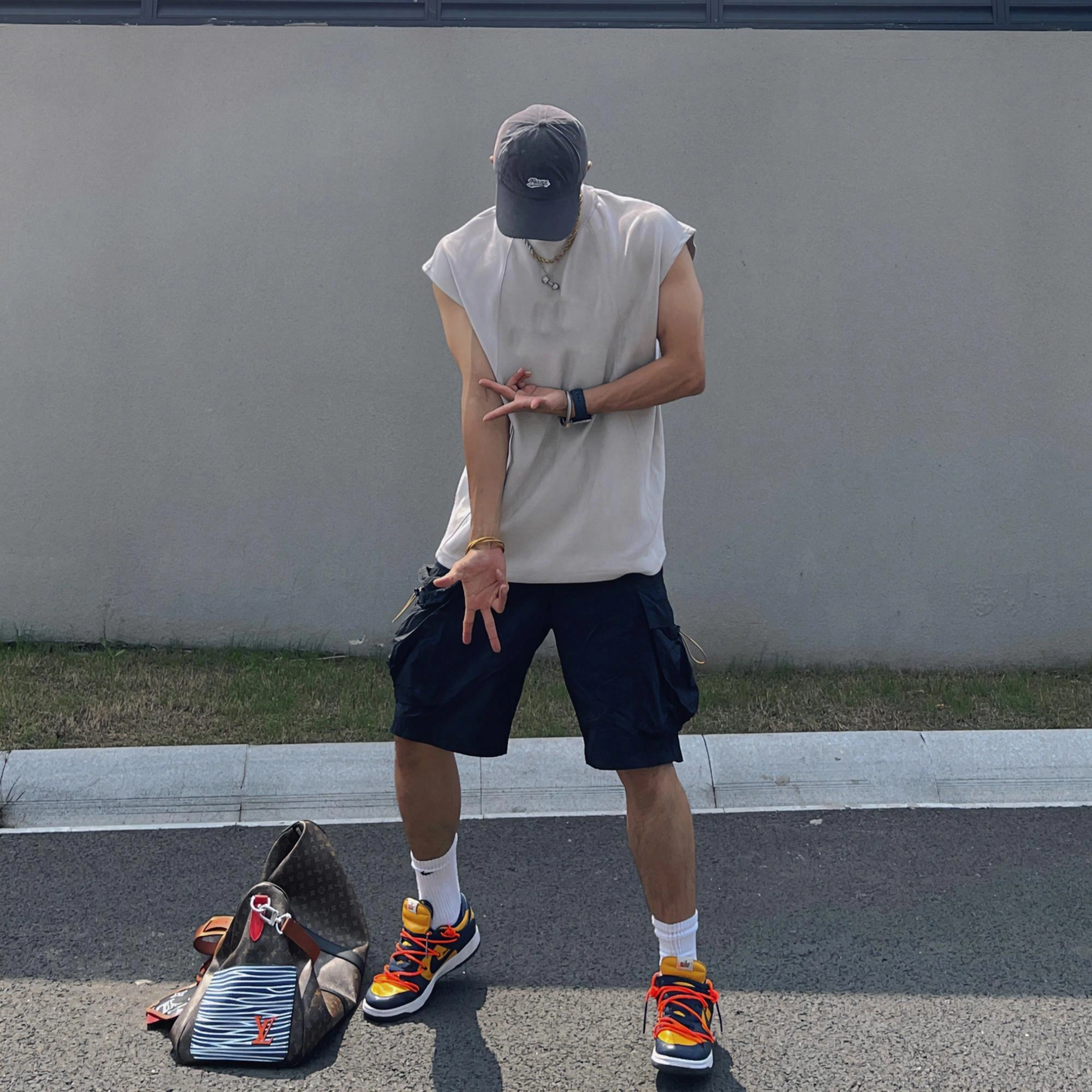 URBAN AUTHENTIC T