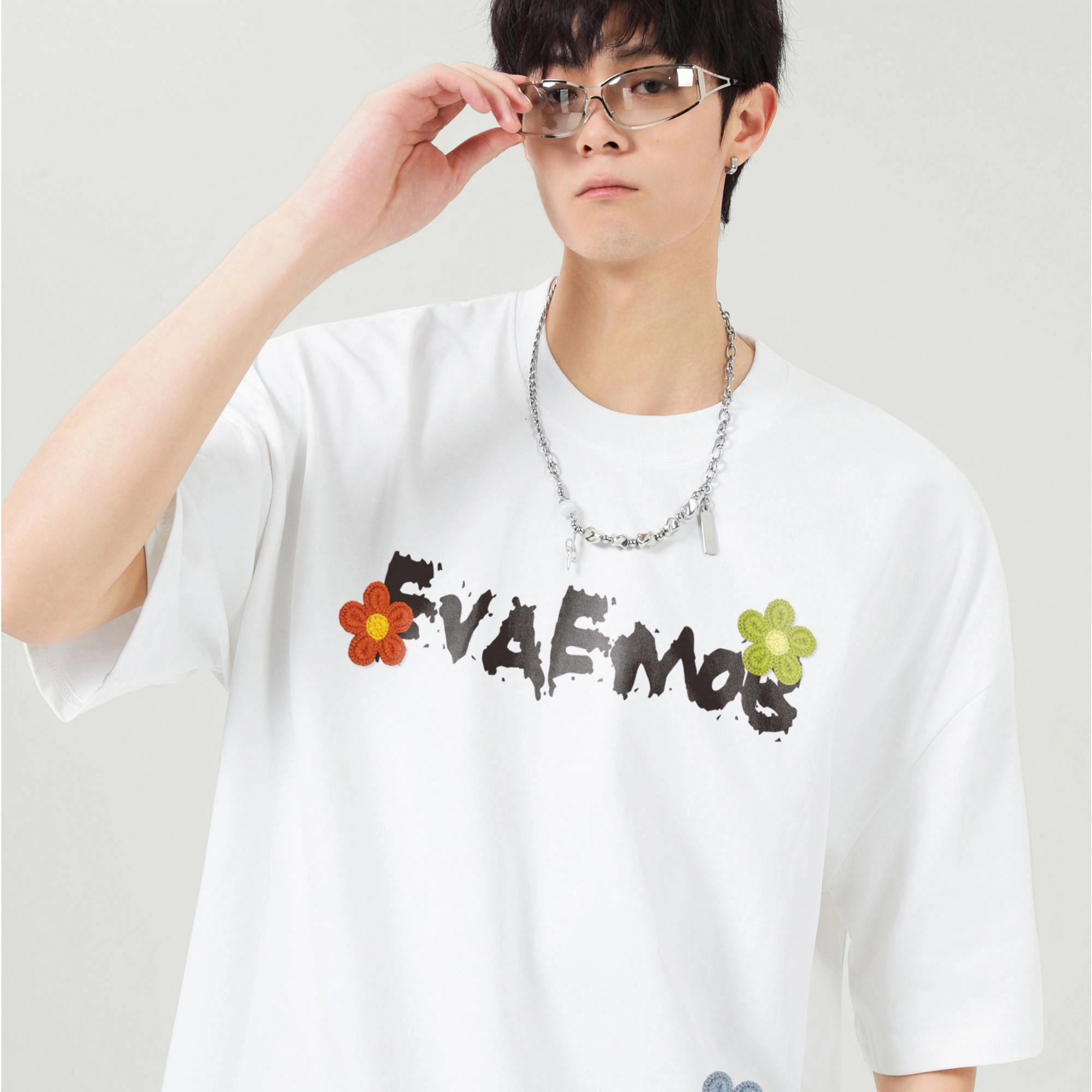 *EVAE+MOB LOGOT