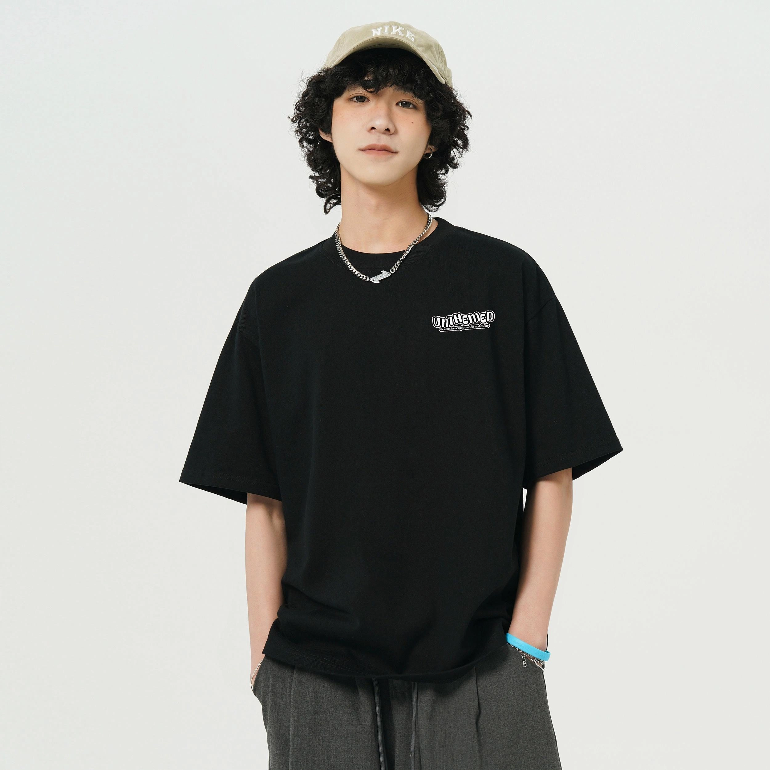 UNthemed T