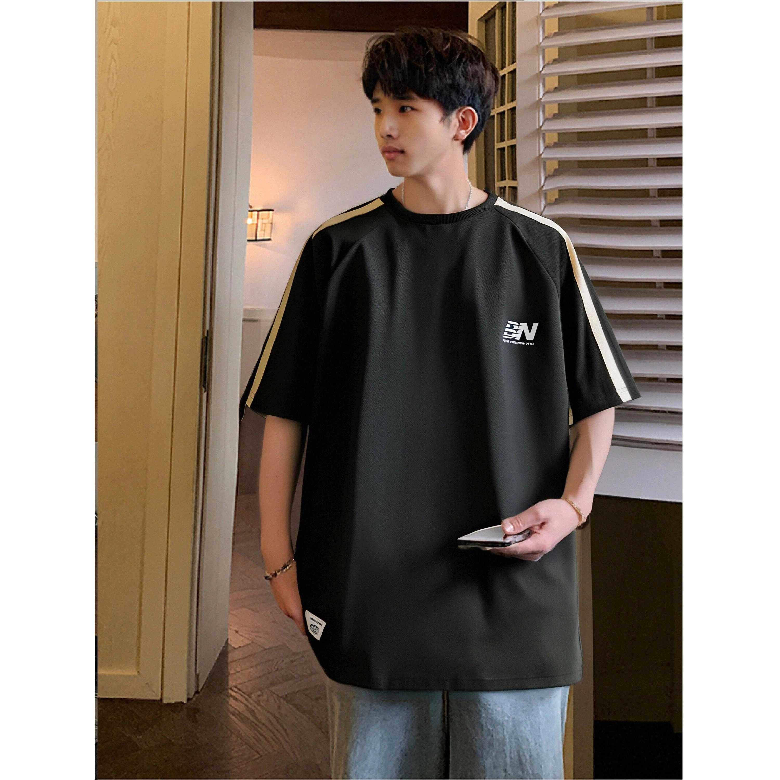 SPONGEBOB SQUAREPANTS T