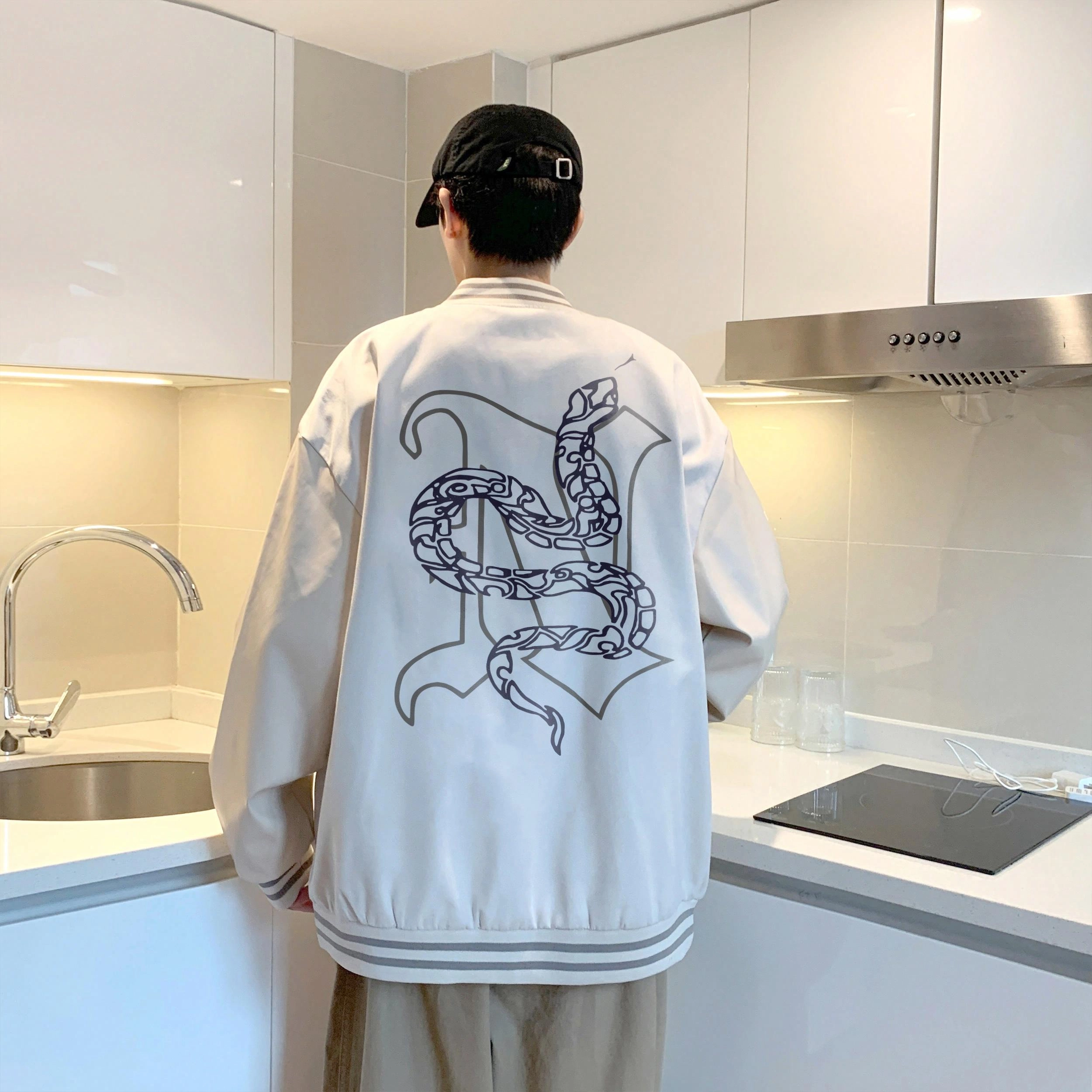 宜而爽  美式高街百搭户外嘻哈简约拼接积木蛇图案字母印花宽松休闲舒适单排扣落肩袖外套棒球服 男女同款