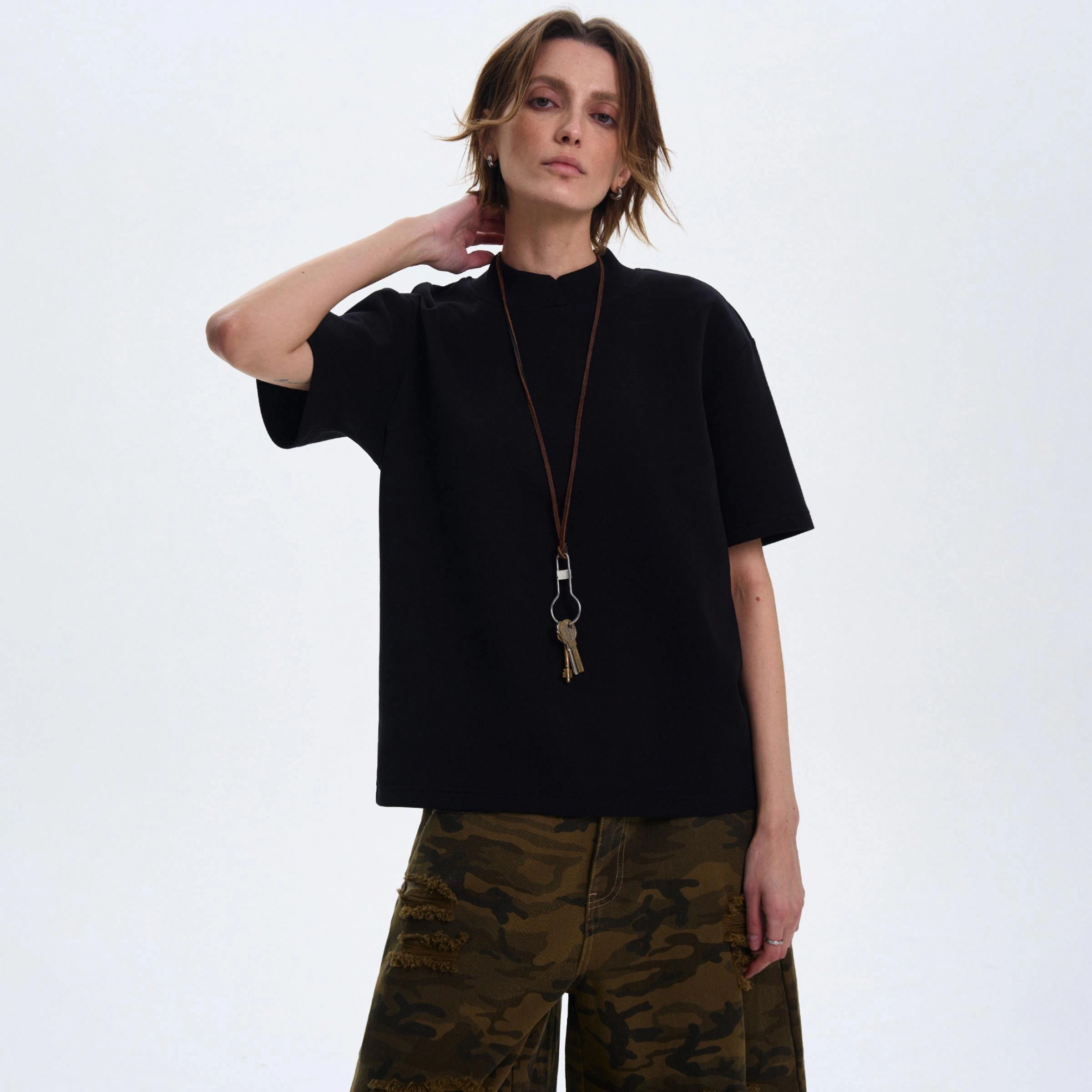 MAD WITCH T