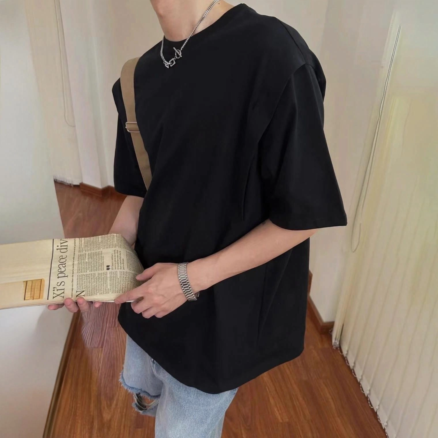 URBAN AUTHENTIC T