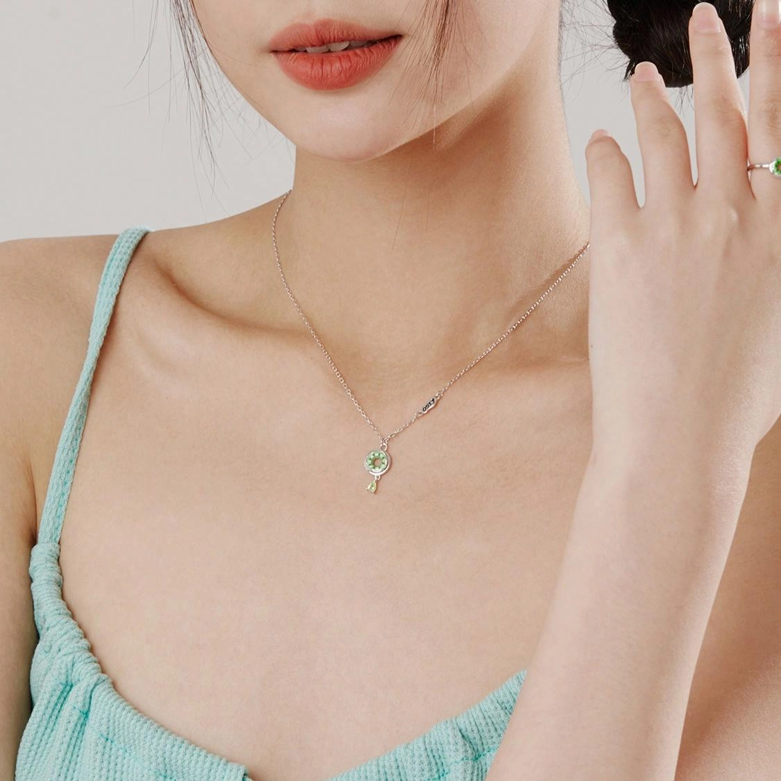 S925
