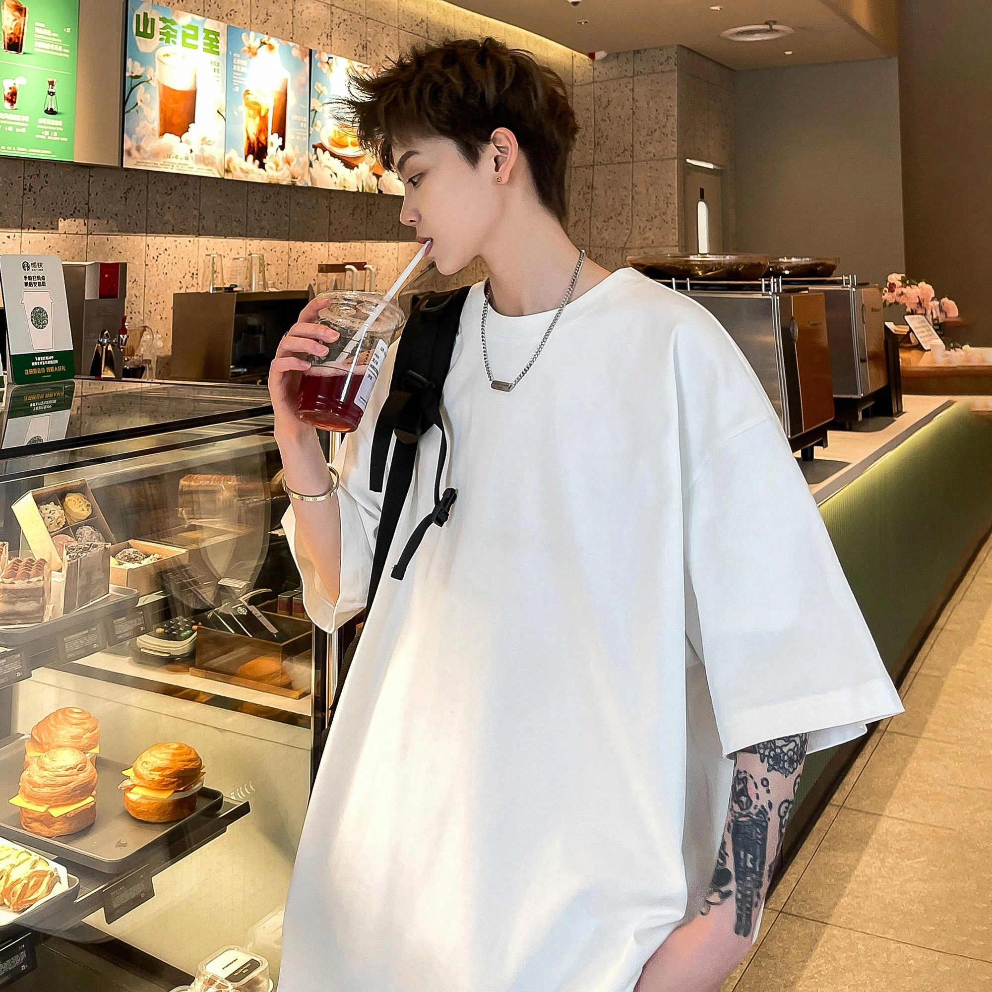 URBAN AUTHENTIC T