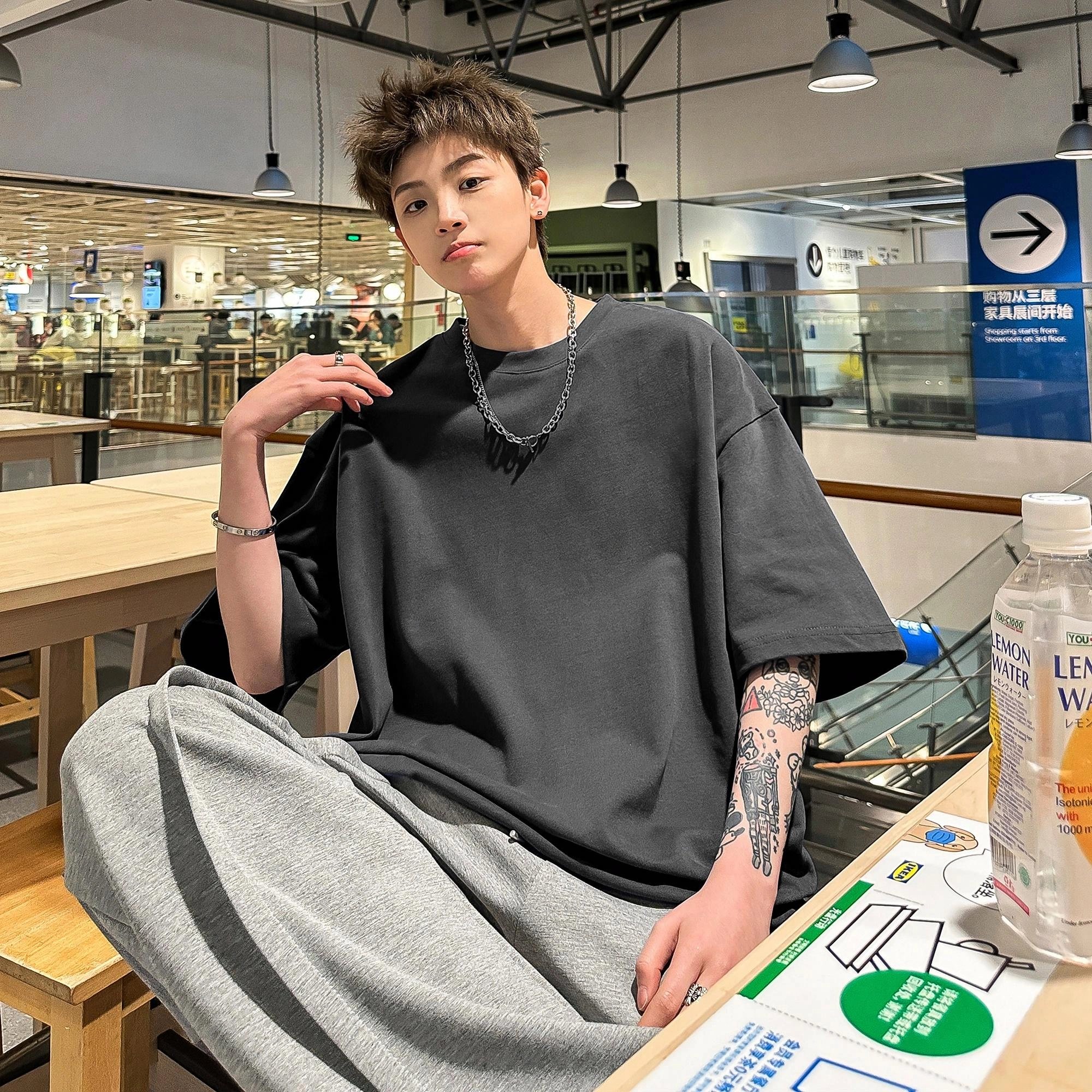 URBAN AUTHENTIC T