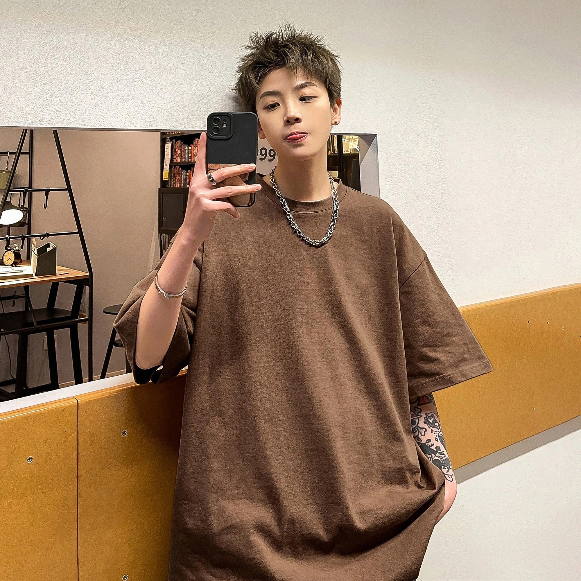 URBAN AUTHENTIC T