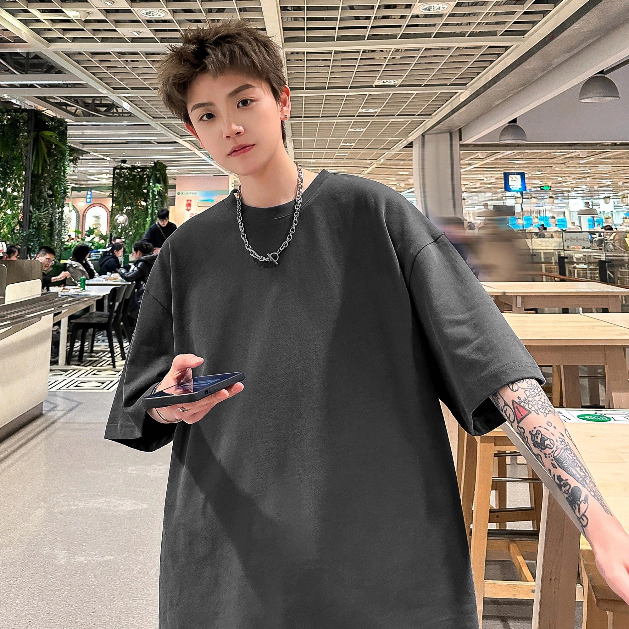 URBAN AUTHENTIC T