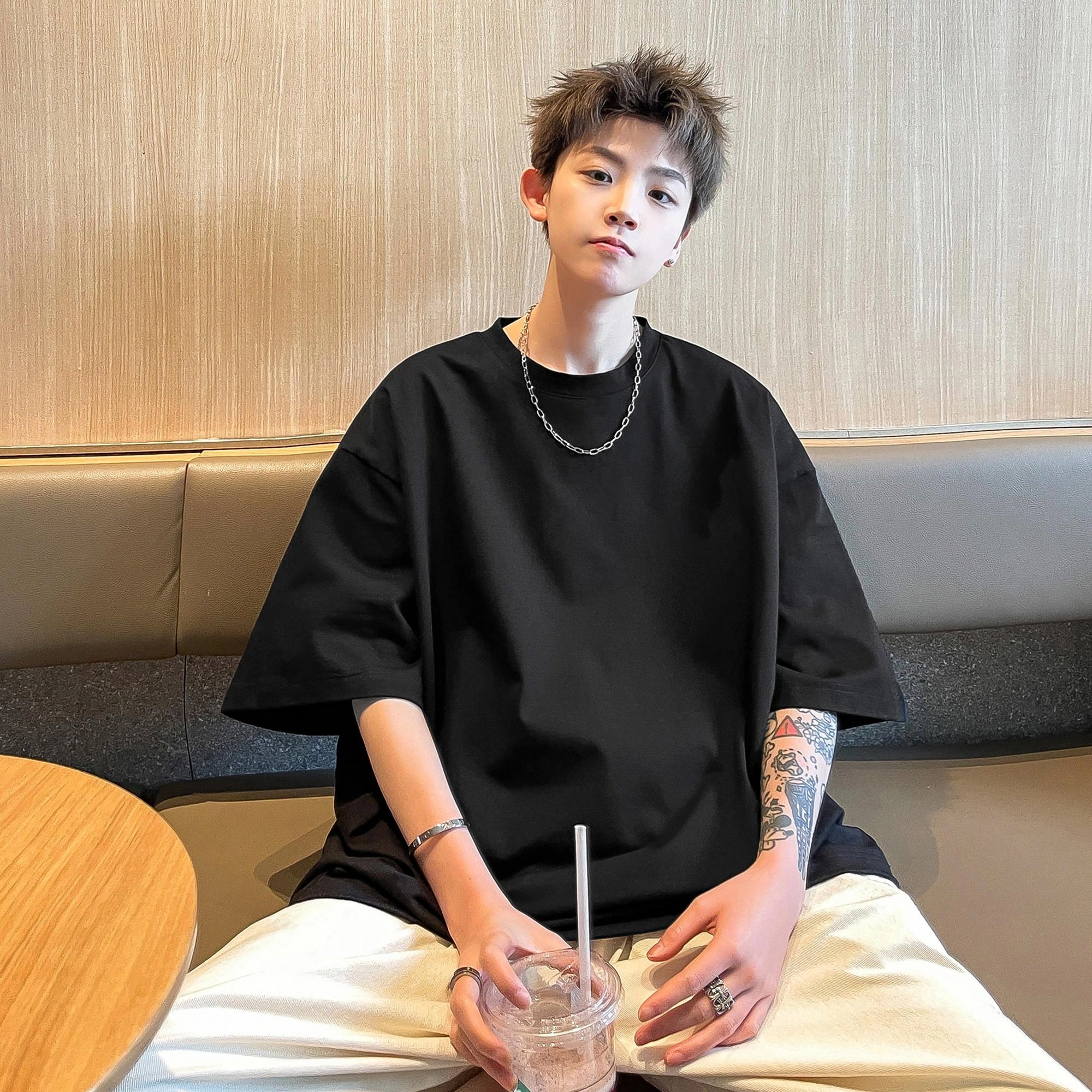 URBAN AUTHENTIC T