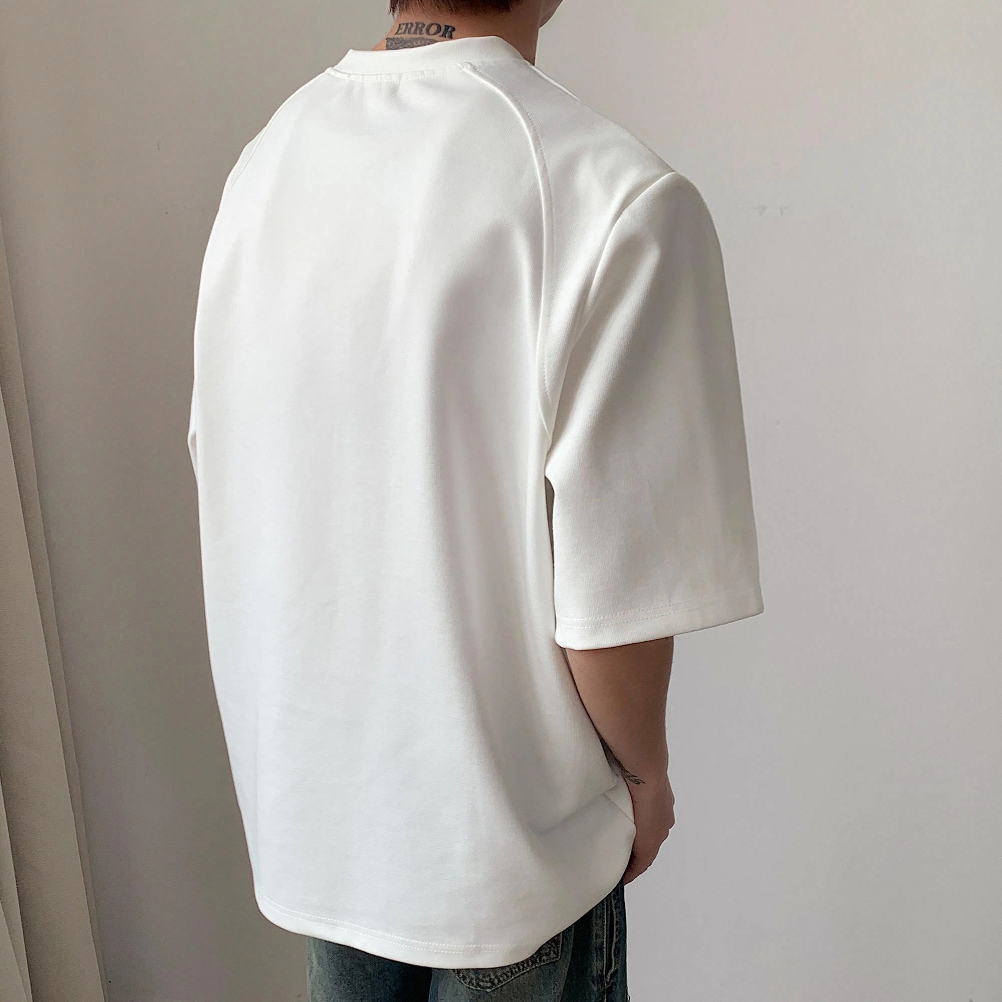 URBAN AUTHENTIC T
