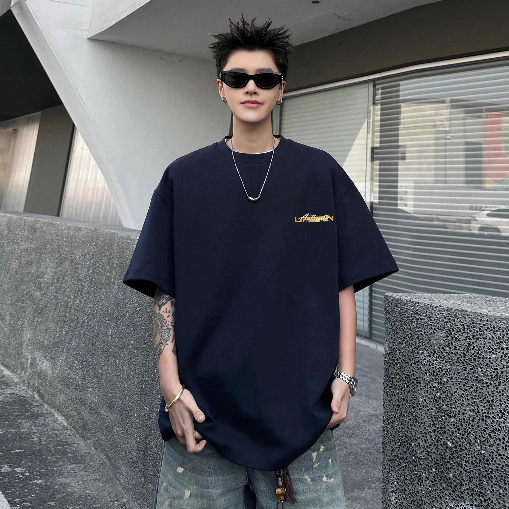 URBAN AUTHENTIC logoT