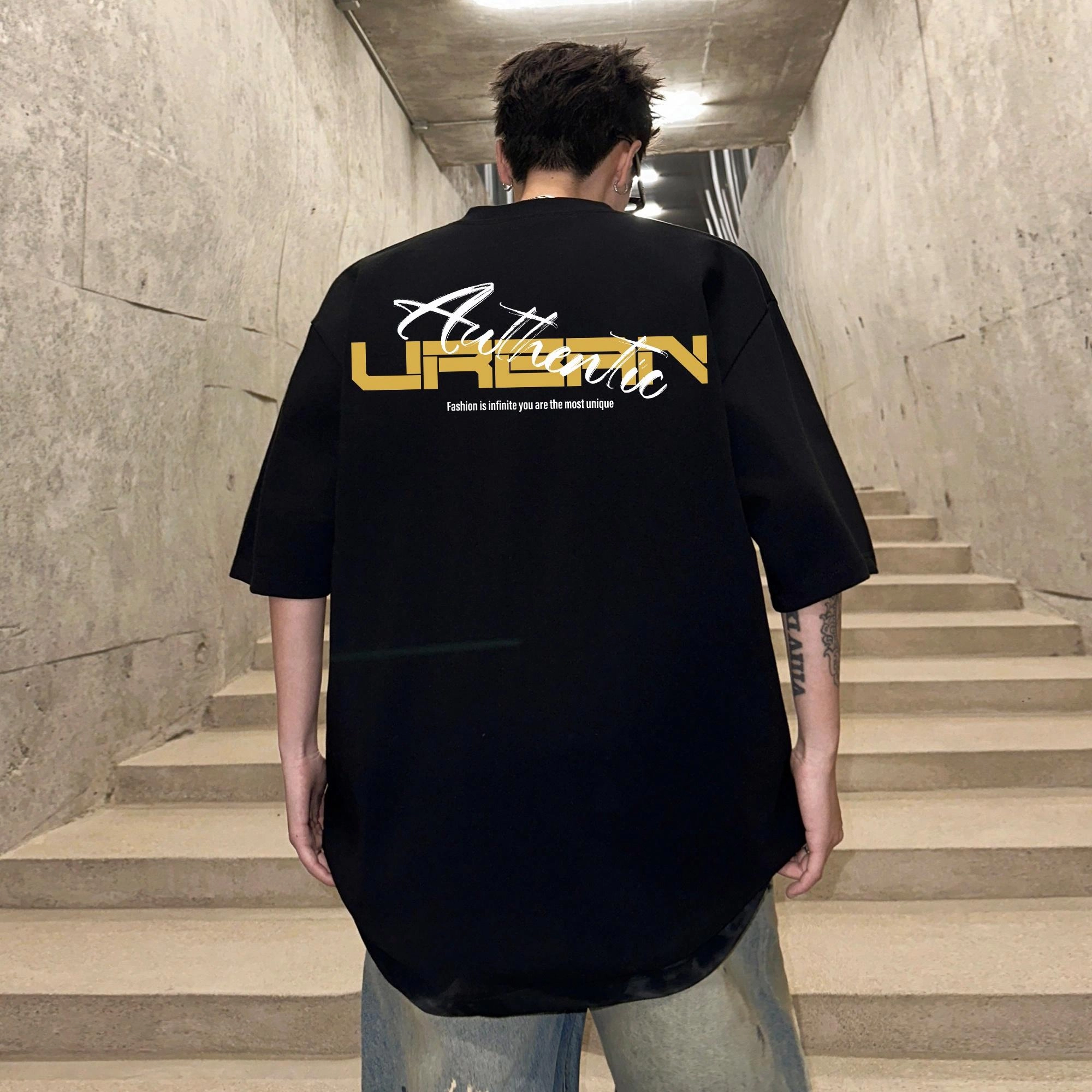 URBAN AUTHENTIC logoT