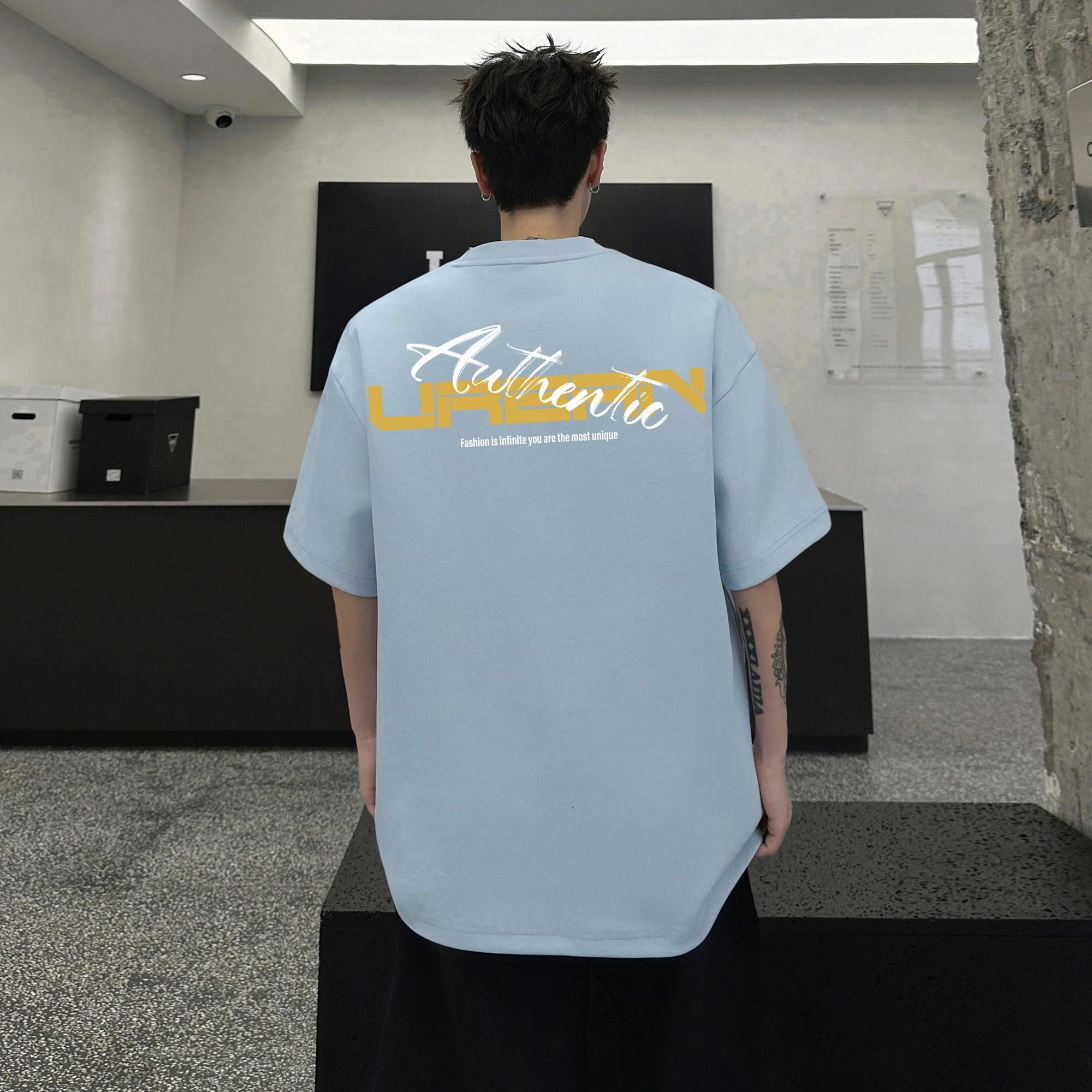 URBAN AUTHENTIC logoT
