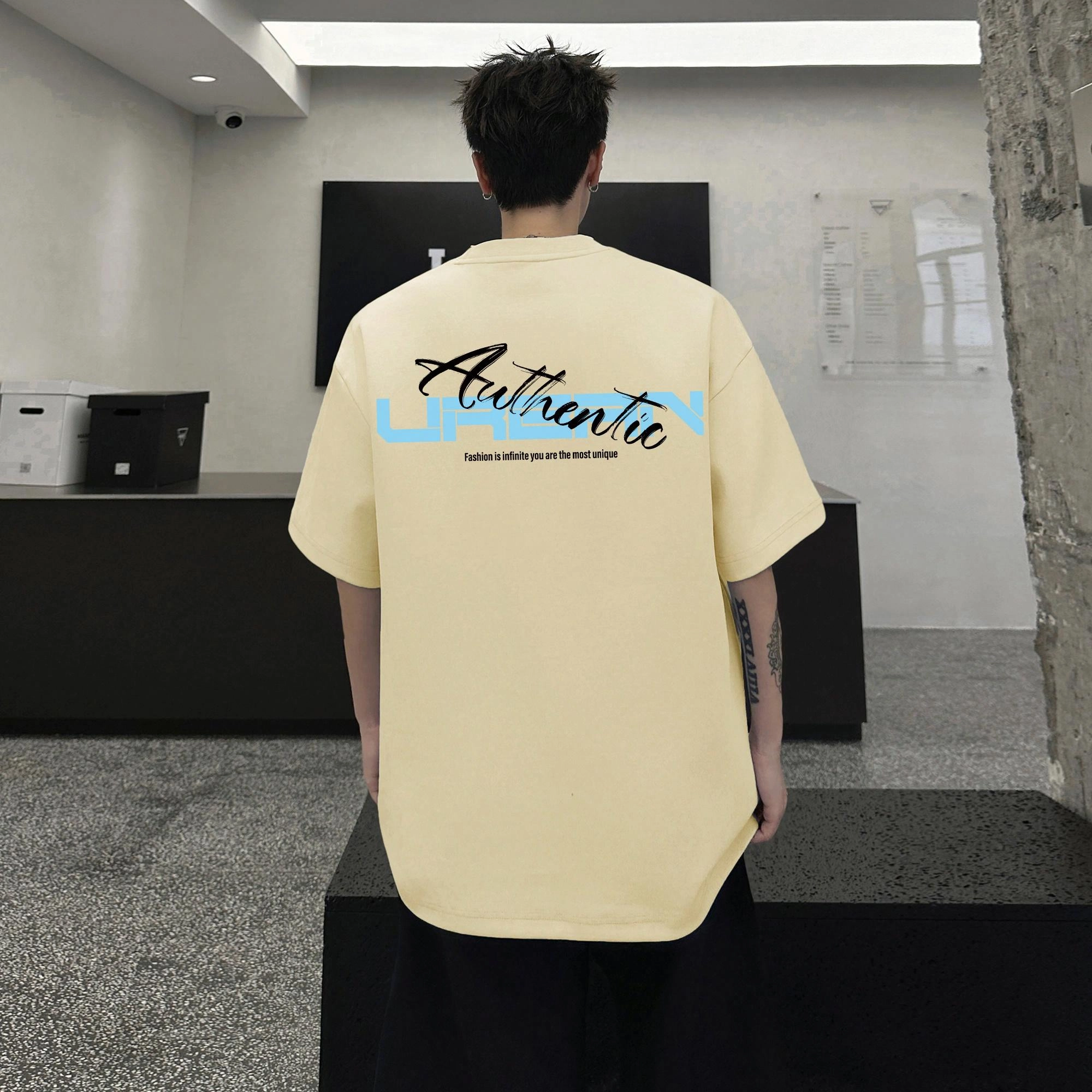 URBAN AUTHENTIC logoT