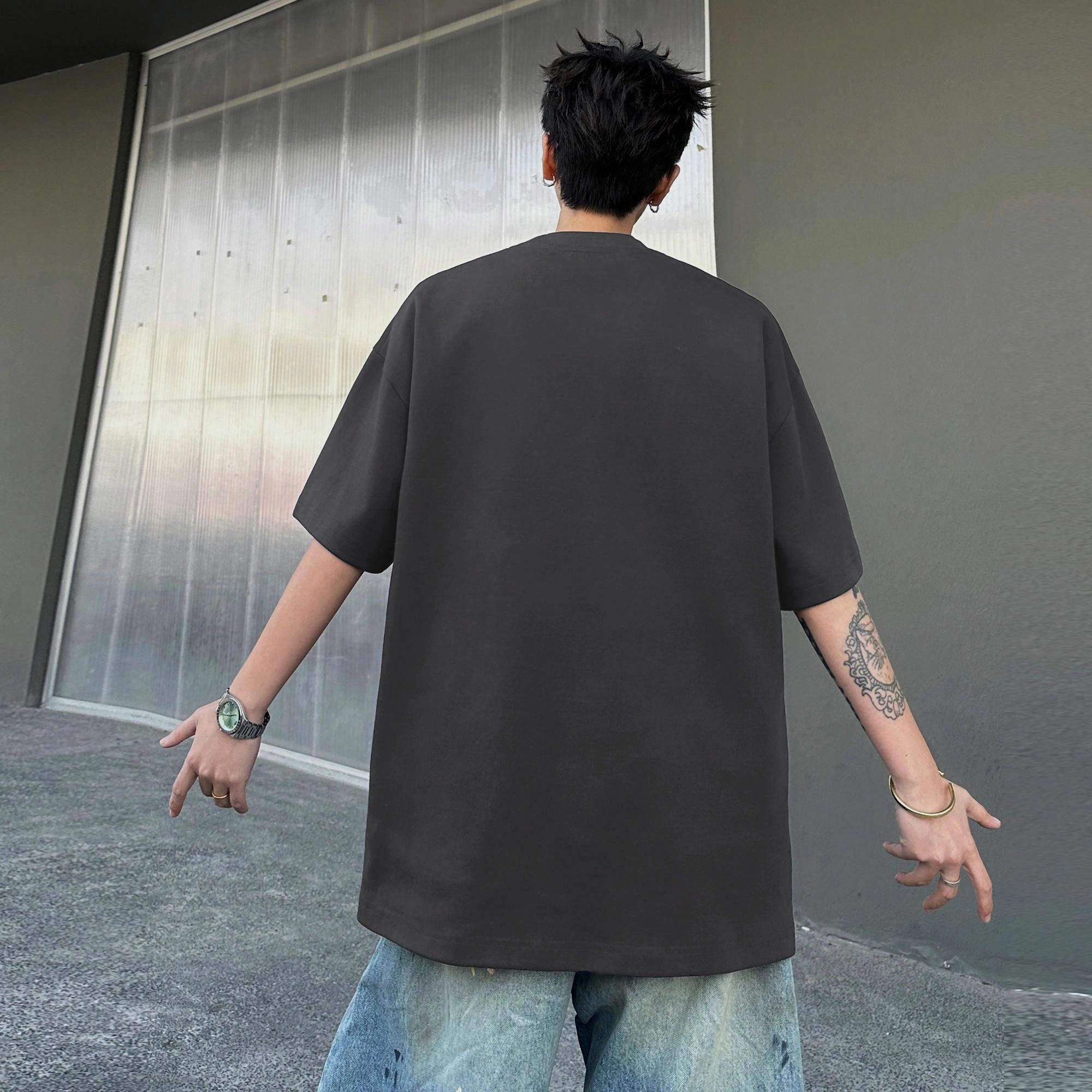 URBAN AUTHENTIC logoT