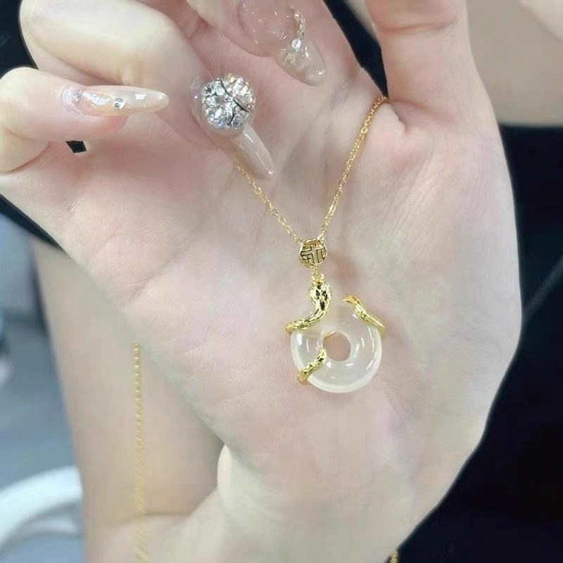 凤庙珠宝 灵蛇吊坠 新中式平安扣吉祥如意招财纳福蛇年大吉 复古生肖蛇精致国潮锁骨链小众设计#好运 玉髓 玉石项链 女款